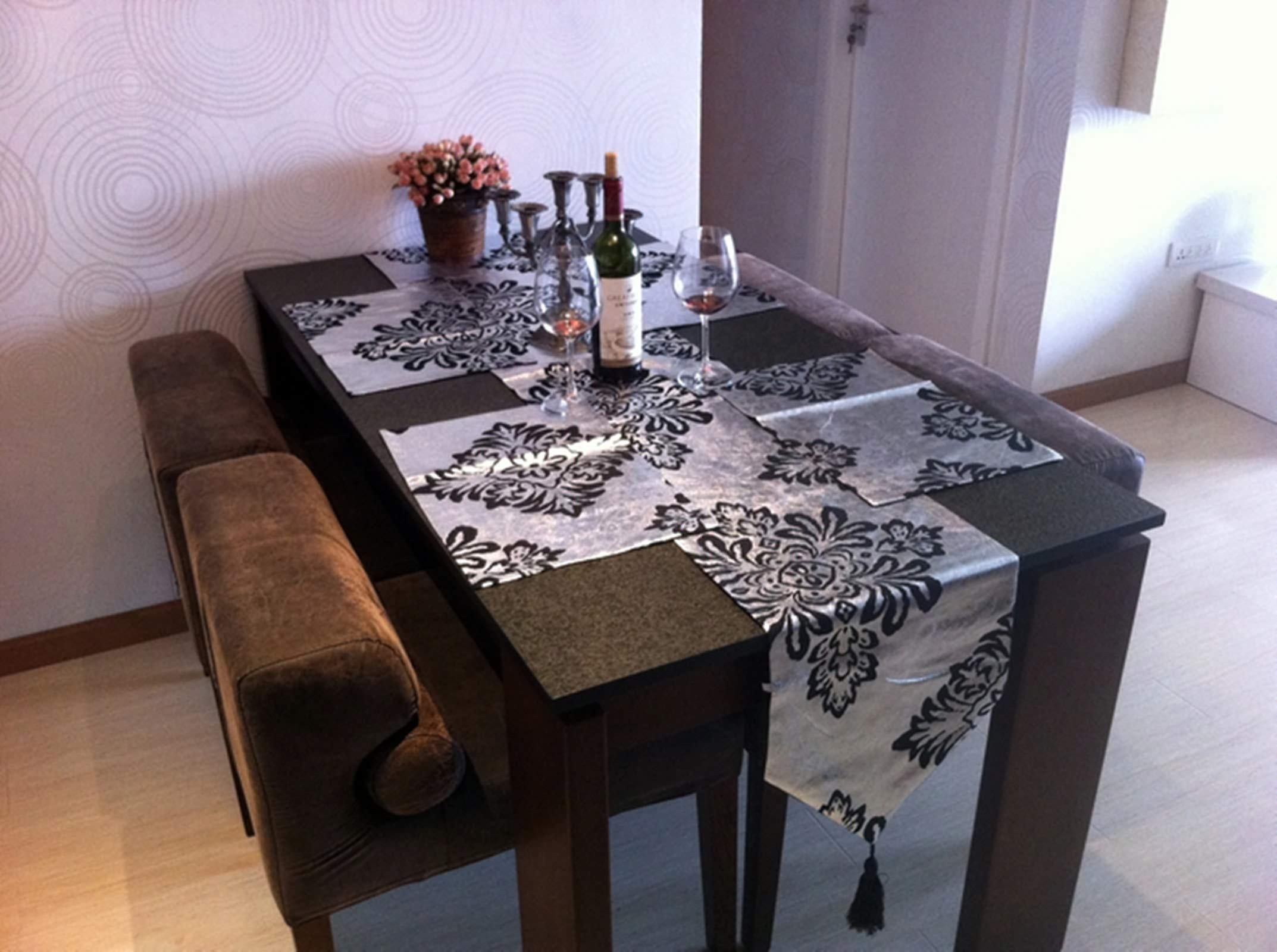 Tavola Runner in Seta, Runner Natalizio Argento Nero Motivo Floreale Runner Da Tavolo Elegante, 33x250CM