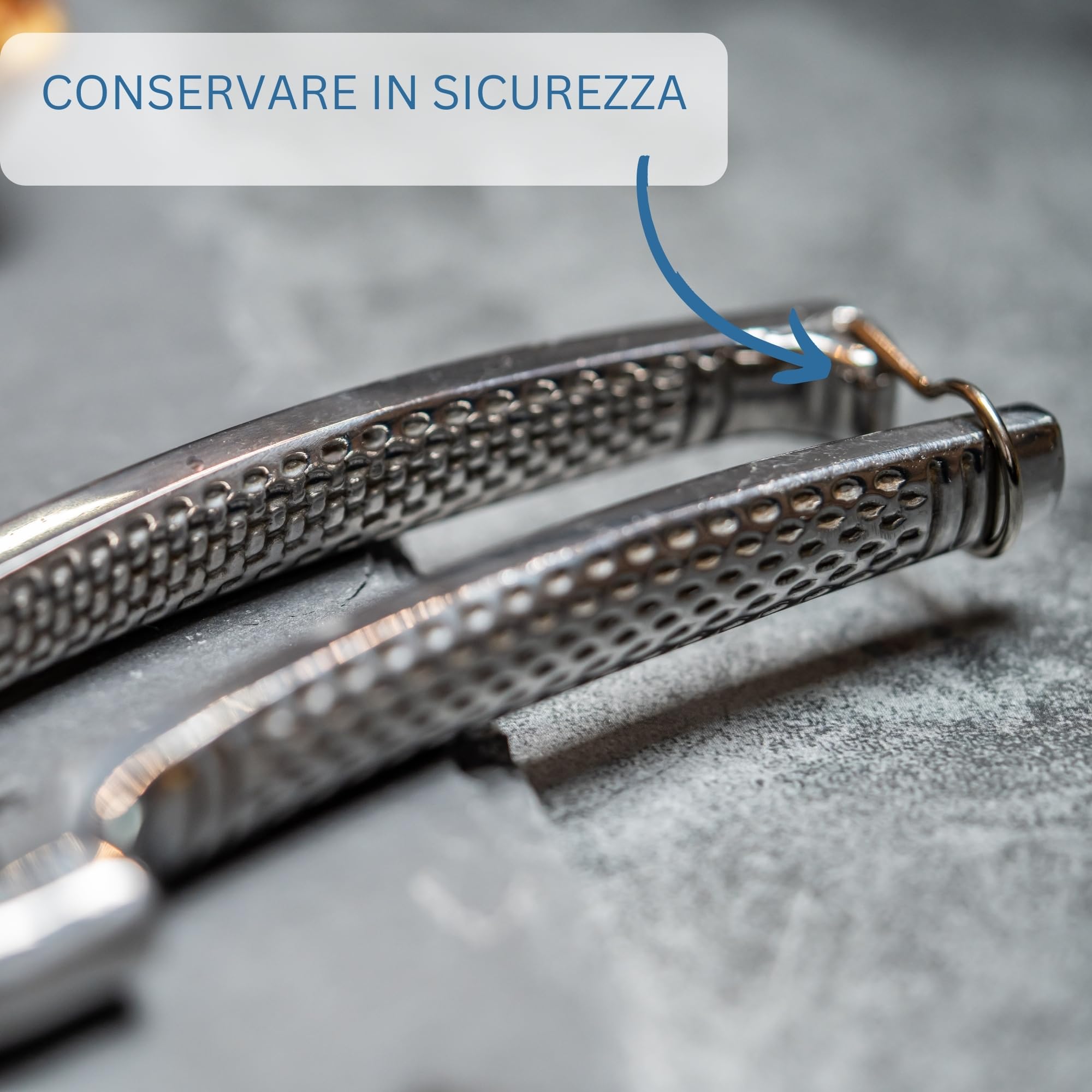 Westmark Set per Pollo, 3 Pezzi, 1 Trinciapollo con Meccanismo a Molla, 1 Ago per la Carne + 1 Spago da Cucina 60 m, Acciaio Inossidabile/Poliestere, Classic, Argento/Bianco, 137122E6