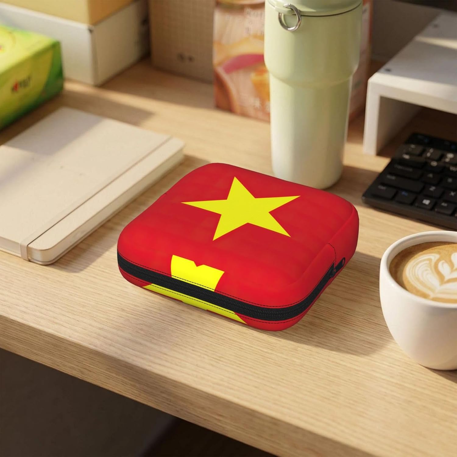 Vietnamese Flag Print Women Period Bag Sanitary Pouch Portable Pad Pouch Tampon Holder Small Zipper Pouch Storage Bag