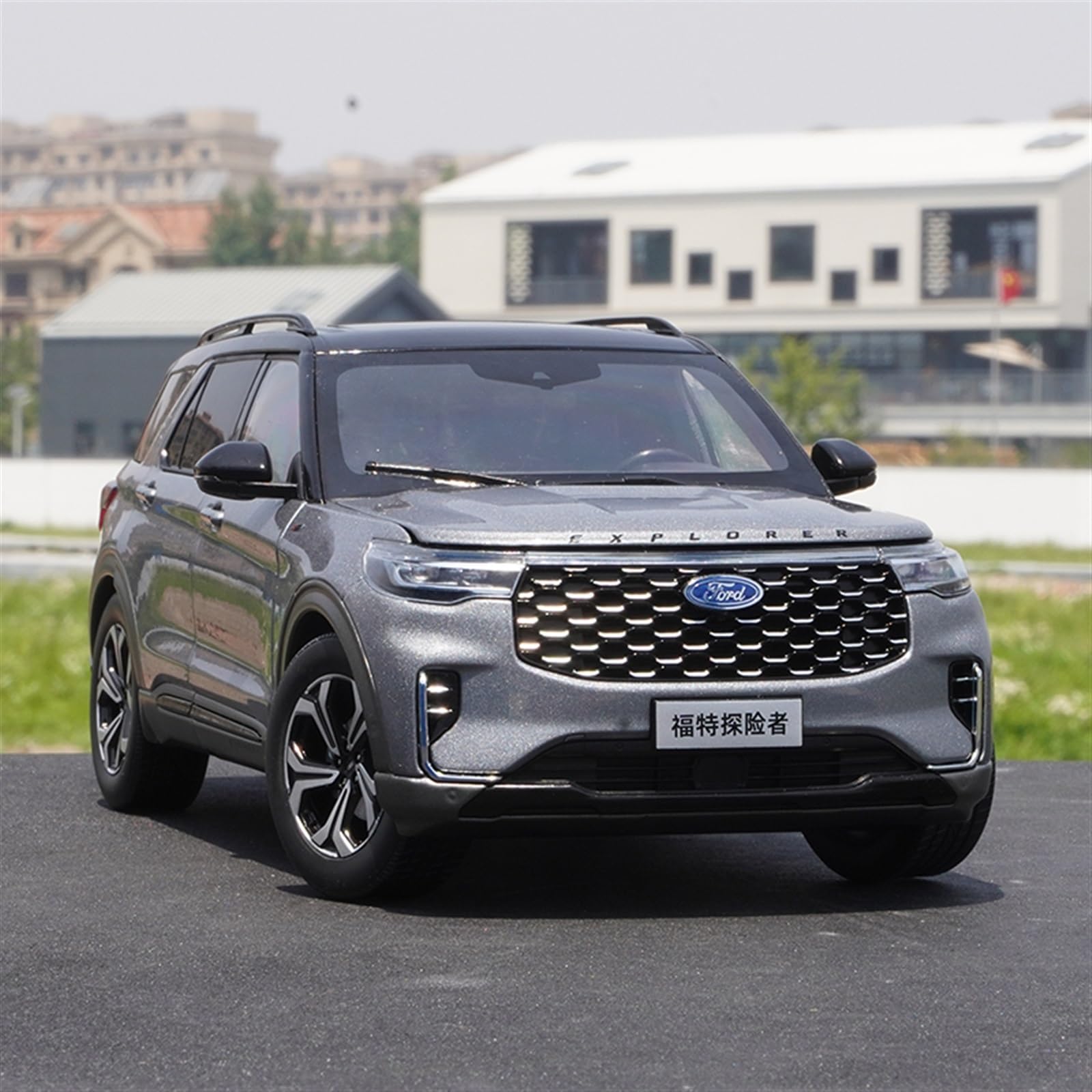 1/18 フォード FORD エクスプローラーExplorer 　ミニカー Amazon | 1:18 フォードエクスプローラーに最適 ダイカスト