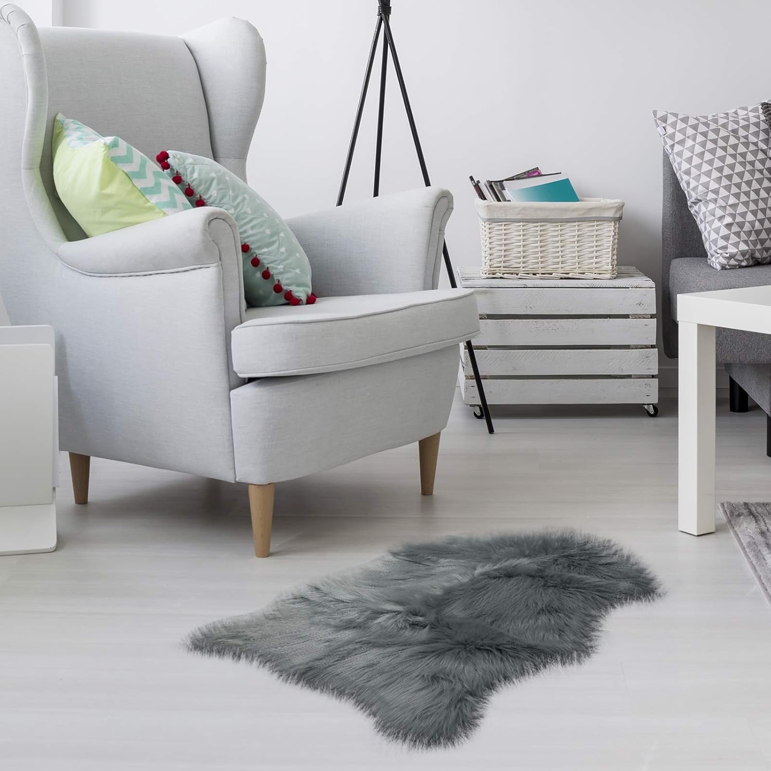 Clara Clark Fur Faux Sheepskin Area Rug - Shaggy Seat Cover - 24x36 Inches - Gray