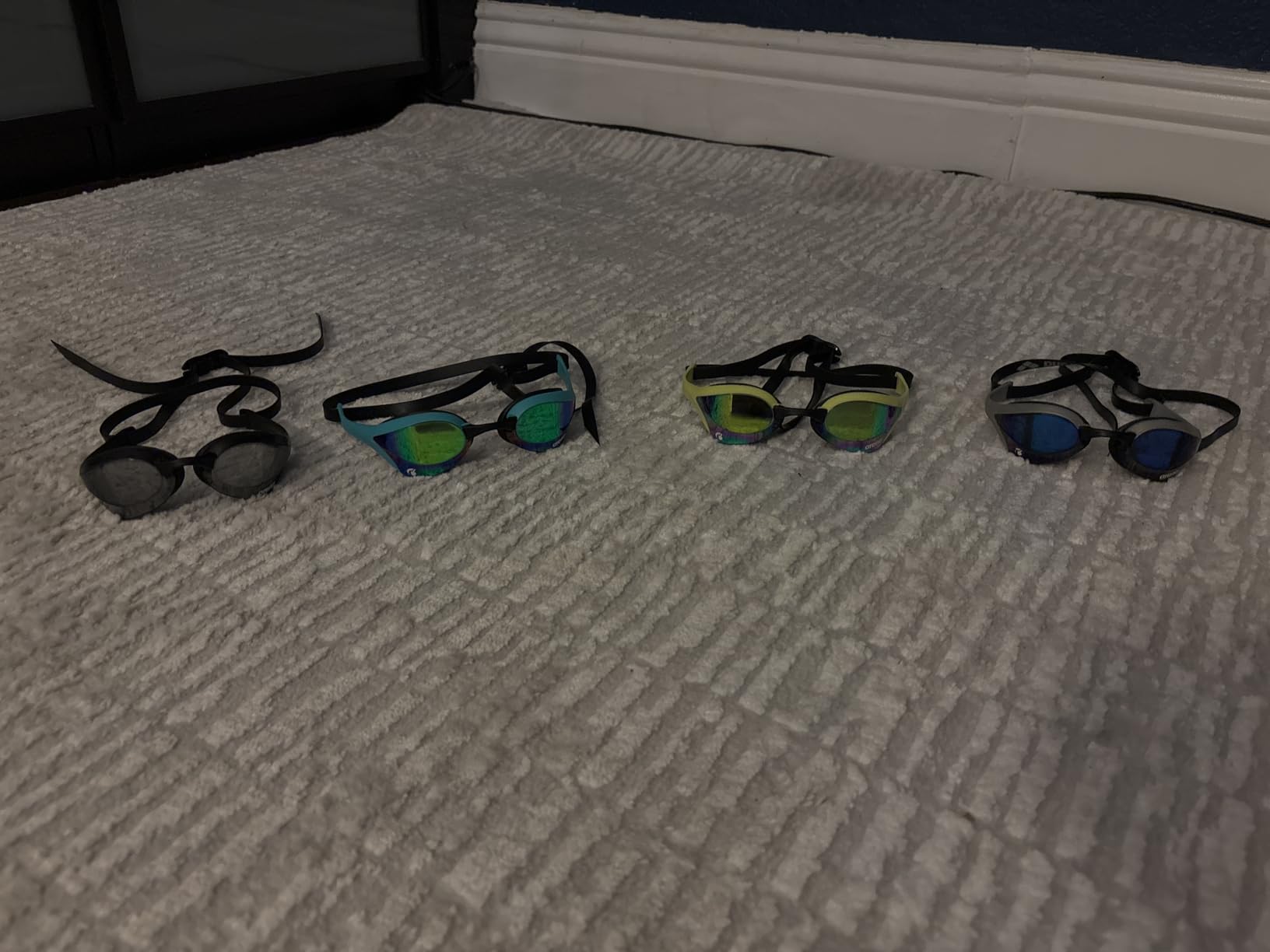 Arena Cobra Ultra vs Speedo Fastskin swimming goggles comparison