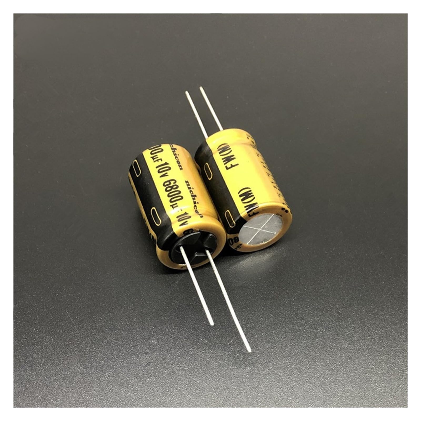 Condensateur 10V6800 uF audio électrolytique aluminium 16x25mm hifi