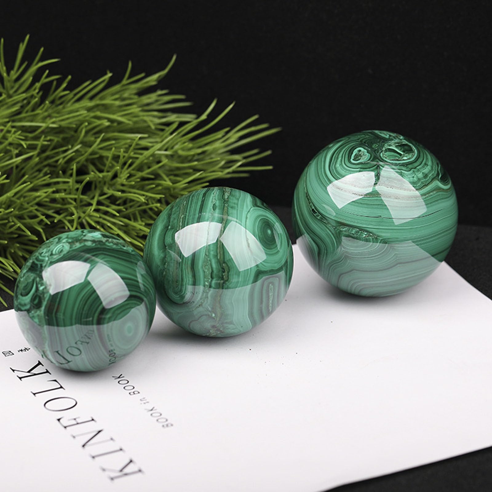 Bola de Cristal de malaquita Natural Pulida, Esfera de Piedra de Cuarzo cristalino, meditación, Feng Shui, Aura, decoración del hogar, Pieza de exhibición, Escultura, estatuilla,6.5~7cm