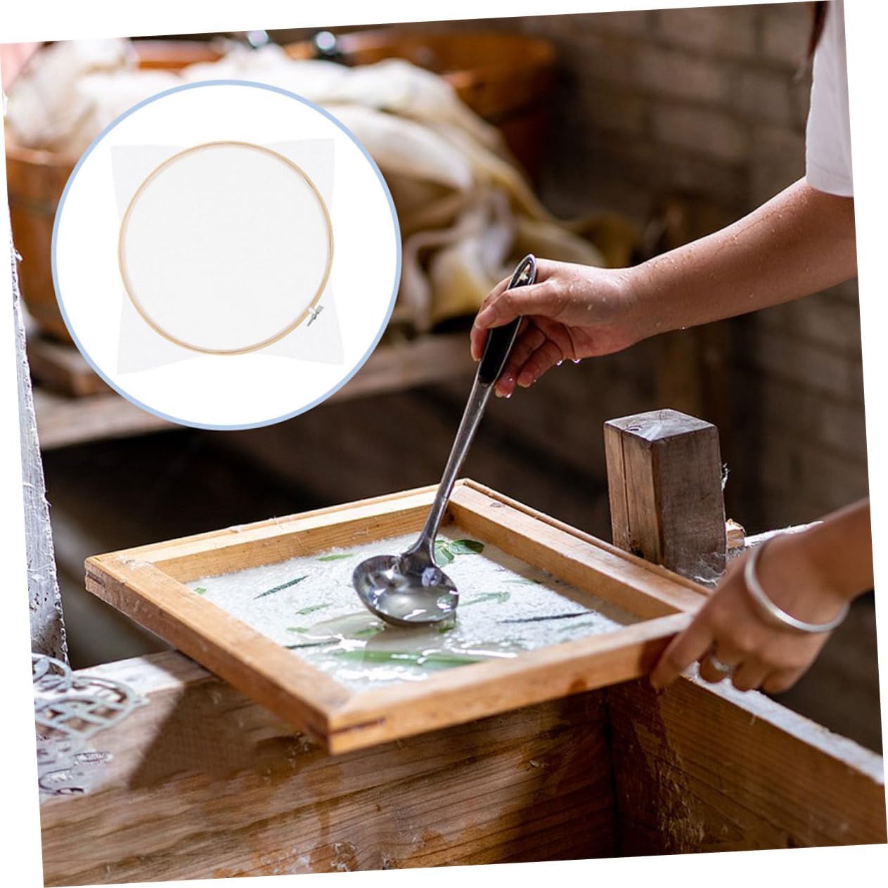 Unomor 2pcs DIY Paper Making Frame Round Wooden Mould for Craft Projects for Art Environmental Learning Easy to Use Papermaking Screen