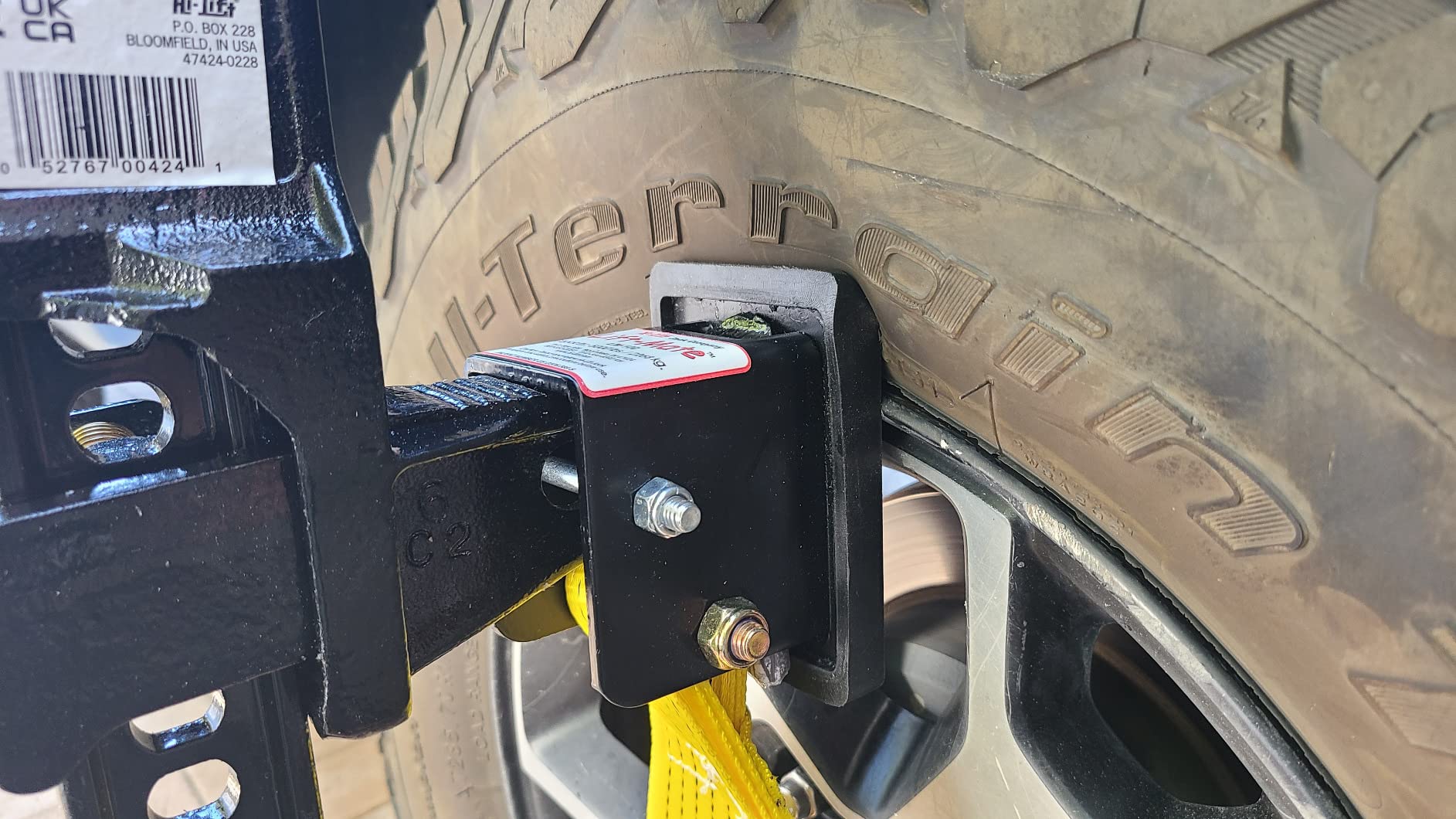 Works Well, But Stock Jeep Needs LIft Mate Accessory but  Narrow Base Needs Road Base