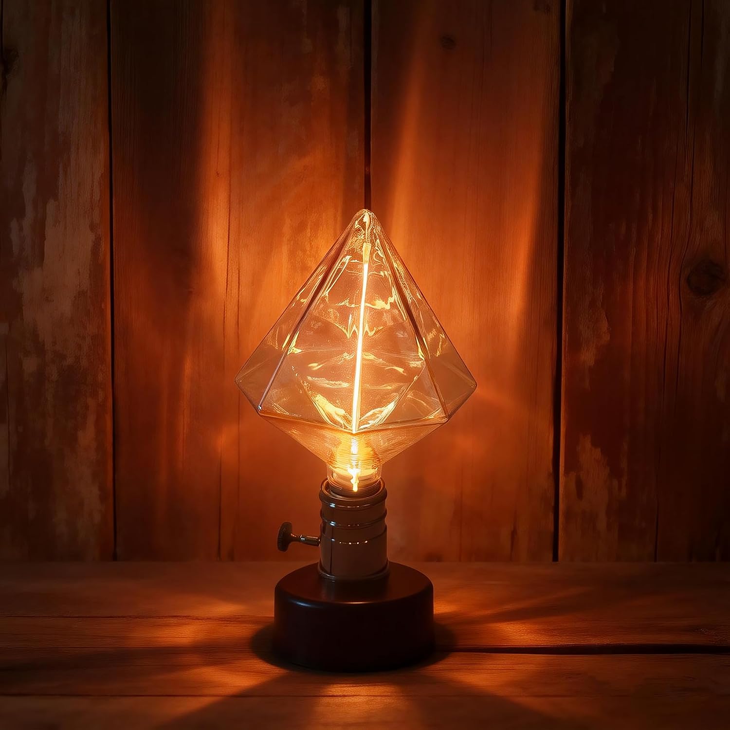 LED Diamond Shaped Light Bulb, Dimmable Amber Glass Warm White 2200K Light Bulbs, Antique Unique Decorative E26 Bulb 40 Watt, 1 Pack (Sharp Diamond)