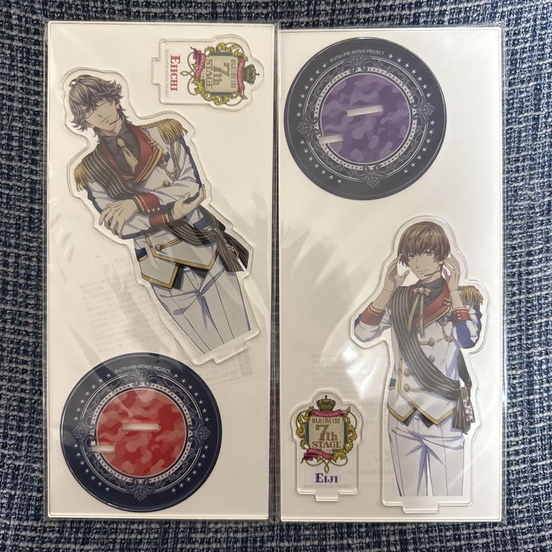 Uta Pri HEVENS Acrylic Stand