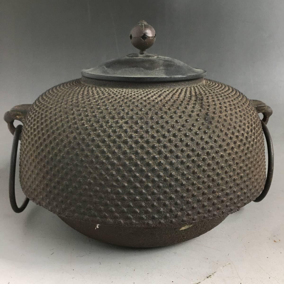茶釜 筒釜 鉄製 あじろ 蓋銅製 Amazon.co.jp: ut1848あじろ鉄銅蓋梅摘鬼面風炉釜茶釜茶道具鉄製鉄器銅