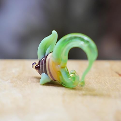 Miniatura 7 de 1 Green Glass Fish Figurine Hand-Blown Murano-Style Miniature Collectible Sea Animal Ornament for Dollhouse, Shelf & Desk Gift for Ocean Lovers