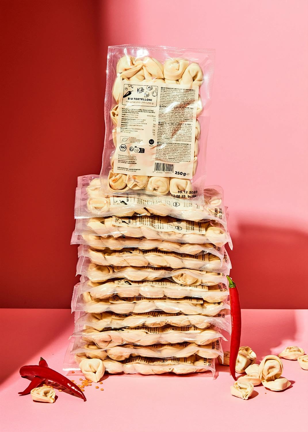 KoRo - Tortelloni con lenticchie e peperoncino bio 12 x 250 g - Vegan - Qualità biologica - Fonte di proteine e fibre - Si conservano al fresco