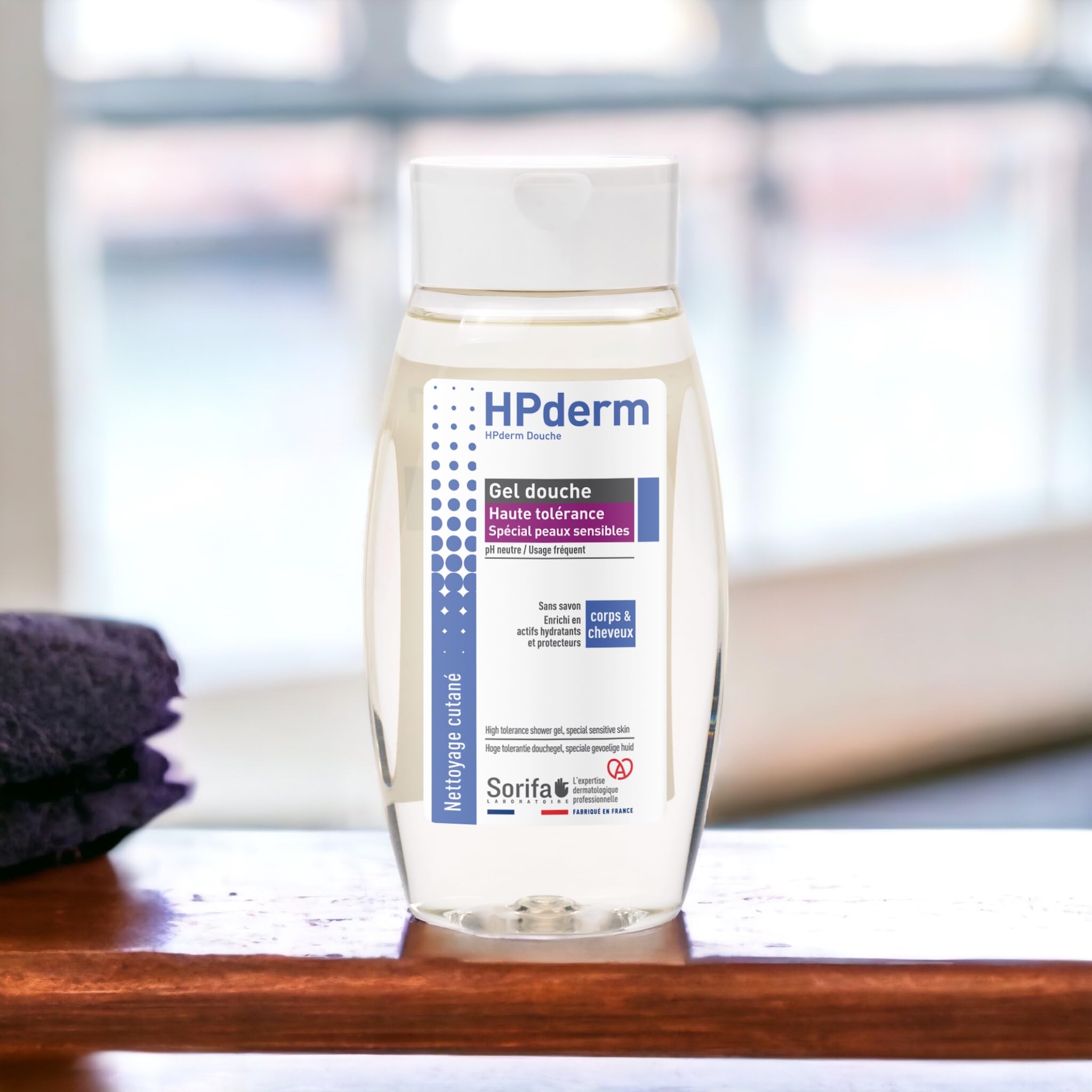HPderm WYSOKA TOLERANCE Żel pod prysznic 2 w 1 do ciała i włosów - Specjalny dla skóry wrażliwej, skóry tatuażu, osłabione włosy - Częste używanie - pH neutralne, bez mydła - Butelka 250 ml
