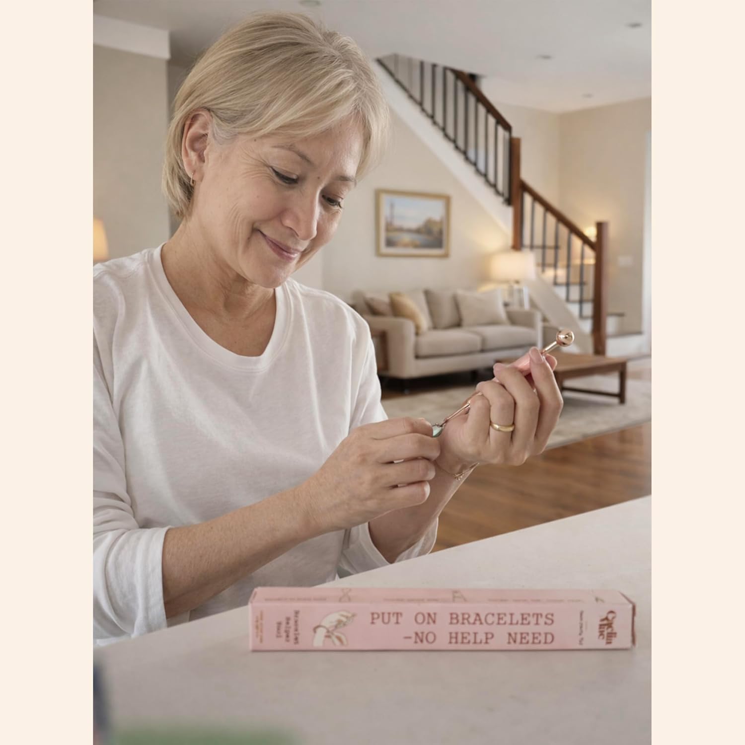 Helper to Put on Yourself, Clasp & Fastener Buddy – Jewelry Tool for Bracelet Wearing Ease