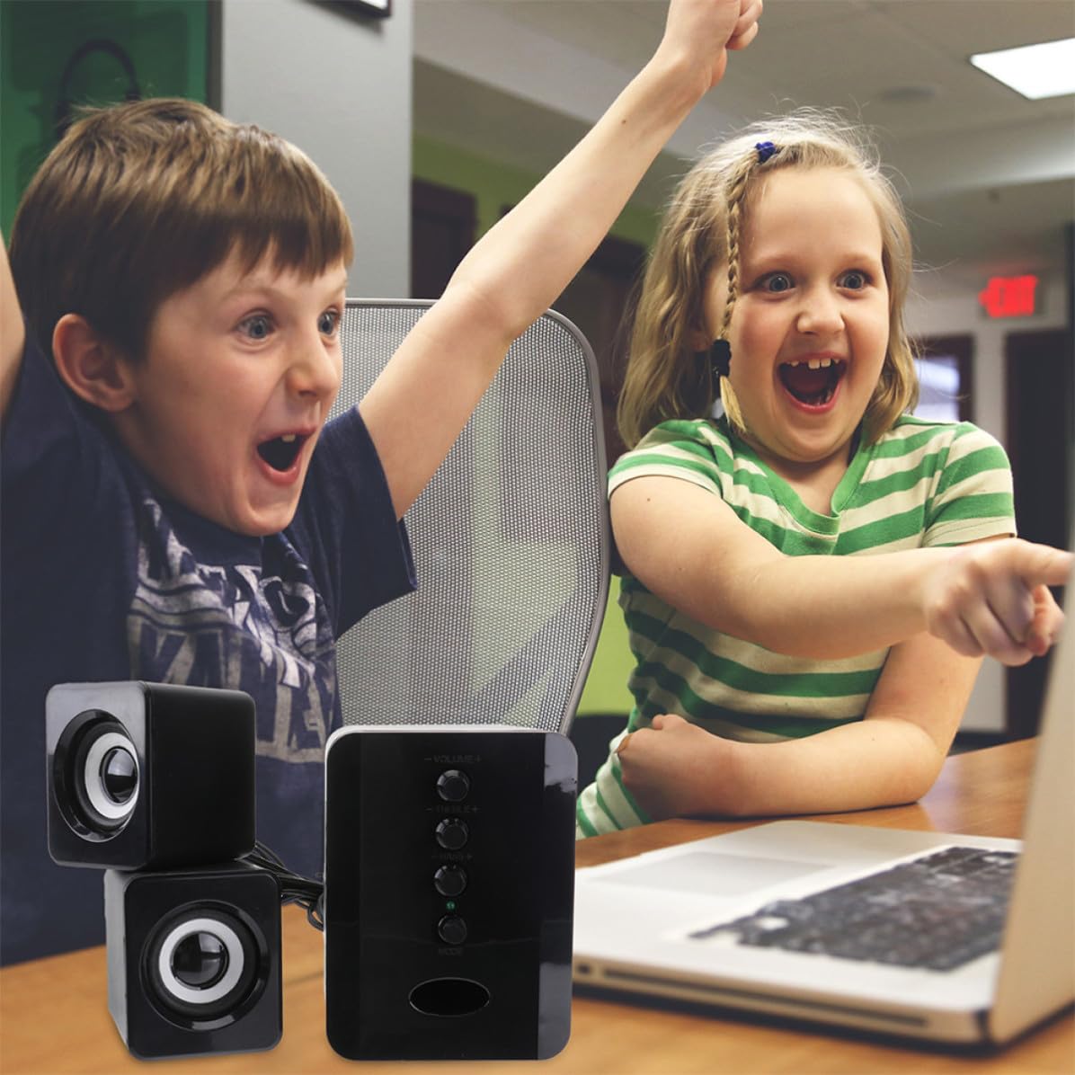 Altoparlante Compatto USB per Computer e Telefono Nero in Plastica Interfaccia Audio 3.5mm e Alimentazione Dc5v per Ufficio e Desktop Colore Casuale