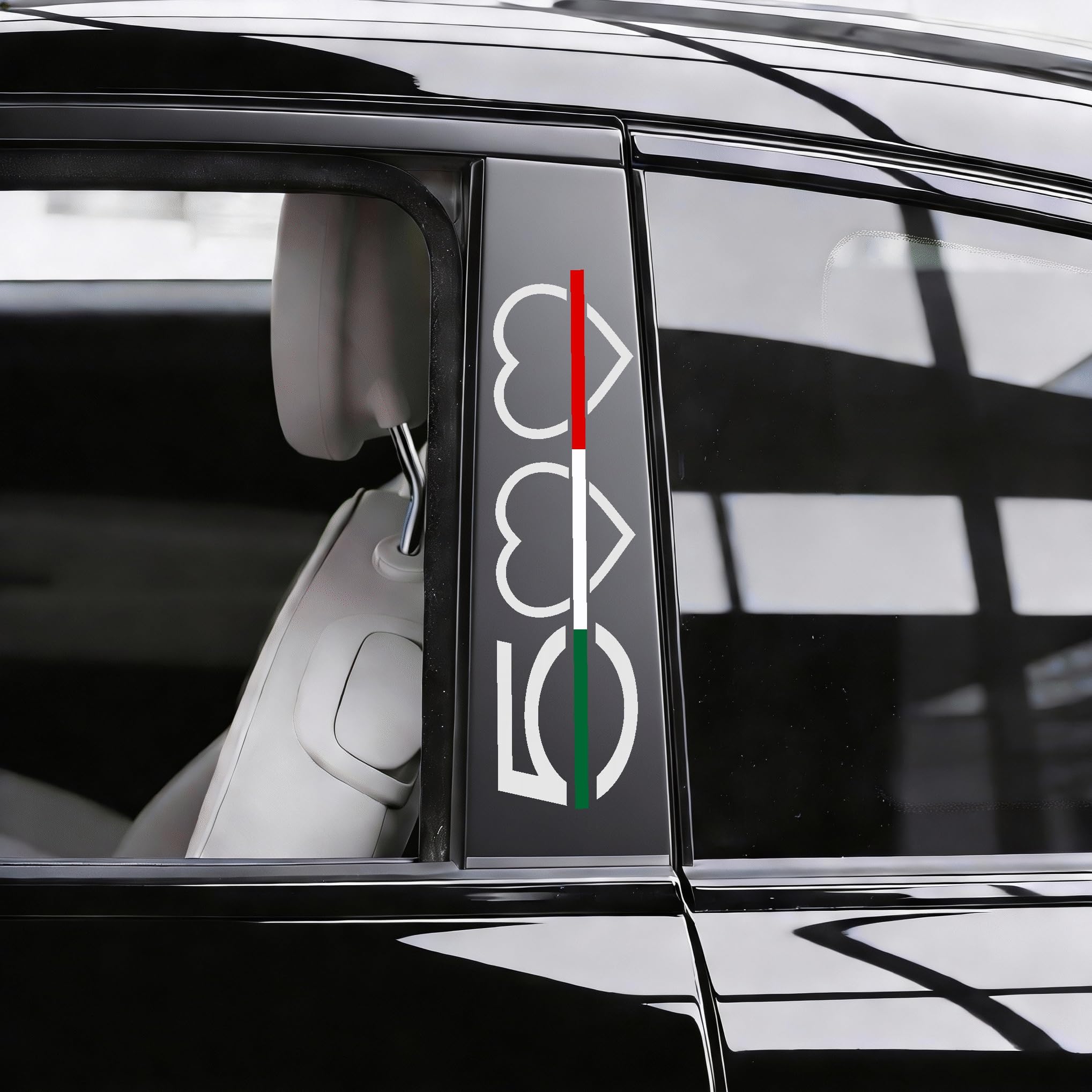 2 Adesivi Montanti Auto “Italia nel Cuore” Compatibile con Fiat 500 – Stickers Tricolore (Nero Opaco)