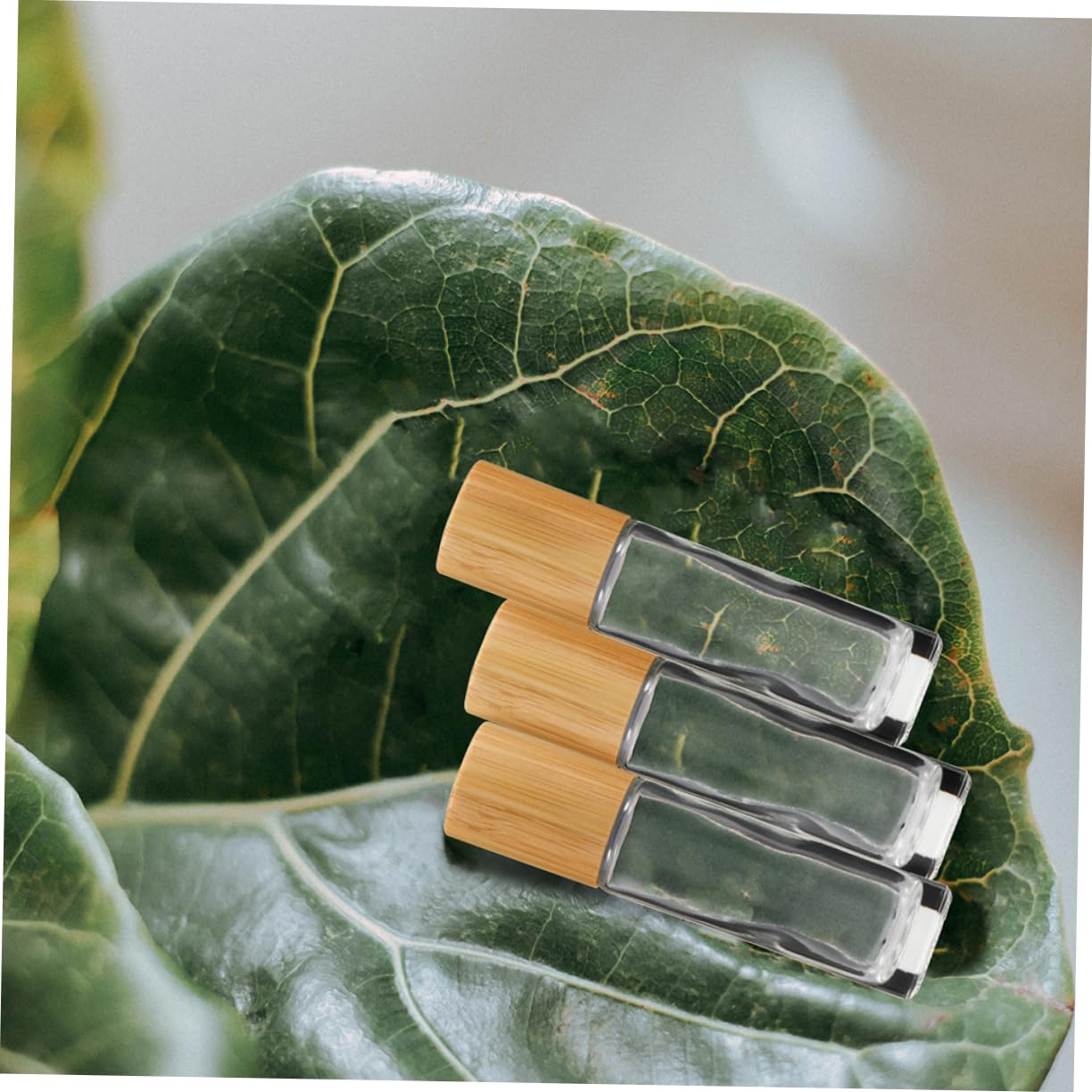 Healeved 30 Roll Flaschen Nachfüllbare Parfumflakons Kleine Ätherische Öle Behälter Transparent Reisegeeignet Design Praktisch Für Aromatherapie Und DIY Zufällige Zufällige Farbe