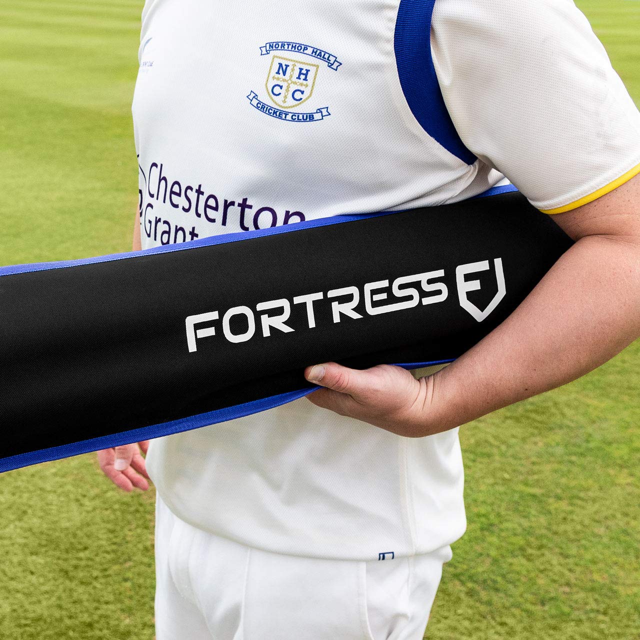 FORTRESS Stump di Cricket in Legno- Stumps Comformi alle Regolazioni ICC (69cm) | 2 Stili Disponibili : Standard Country o Standard Club | Set Cricket autoportanti