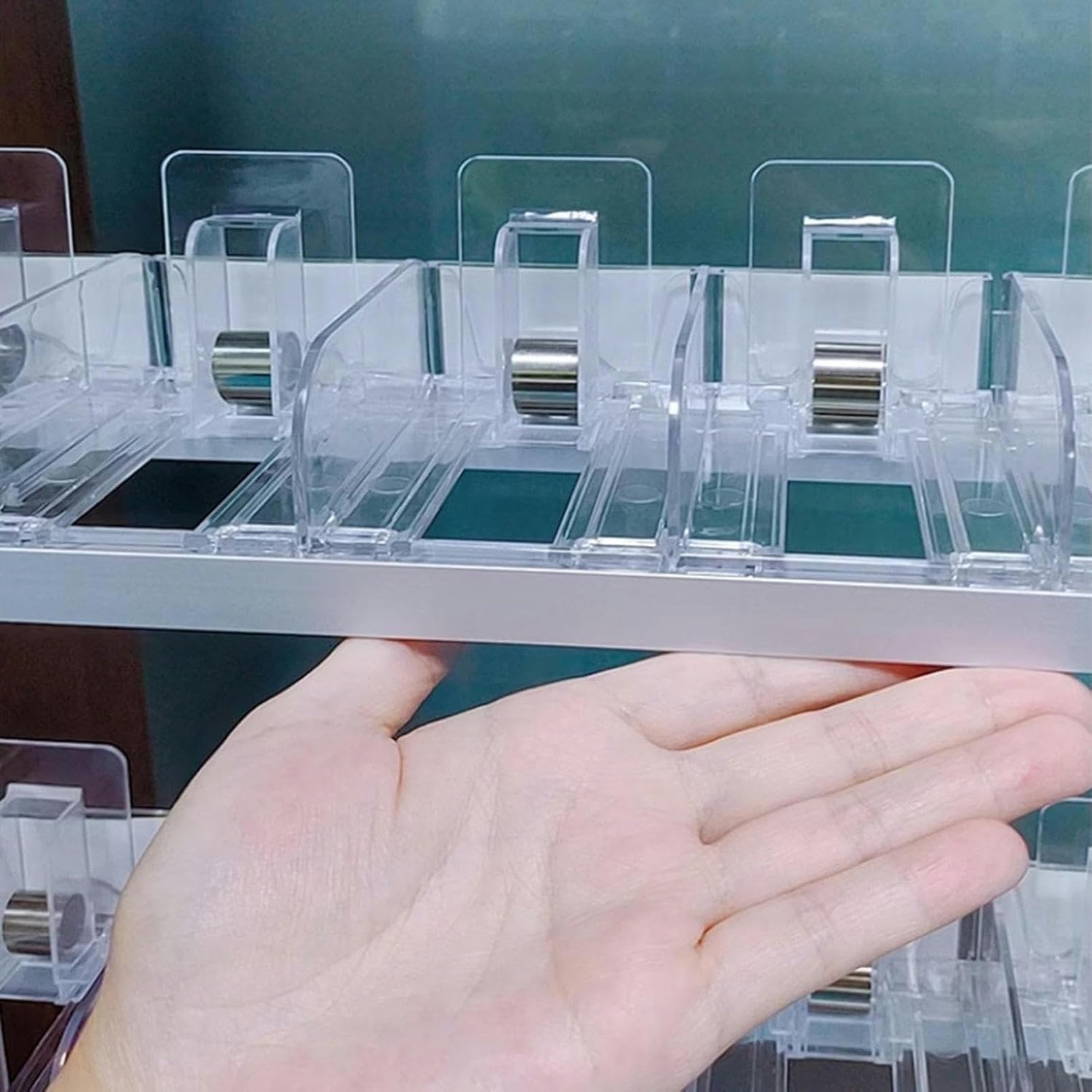 Amazon.com: LGEOELIAS Wall Mounted/Countertop Cigarette Display Case|  Commercial Clear Acrylic Automatic Pushers for Convenience Retails Stores  Shops Vapes Display Cabinet : Industrial & Scientific