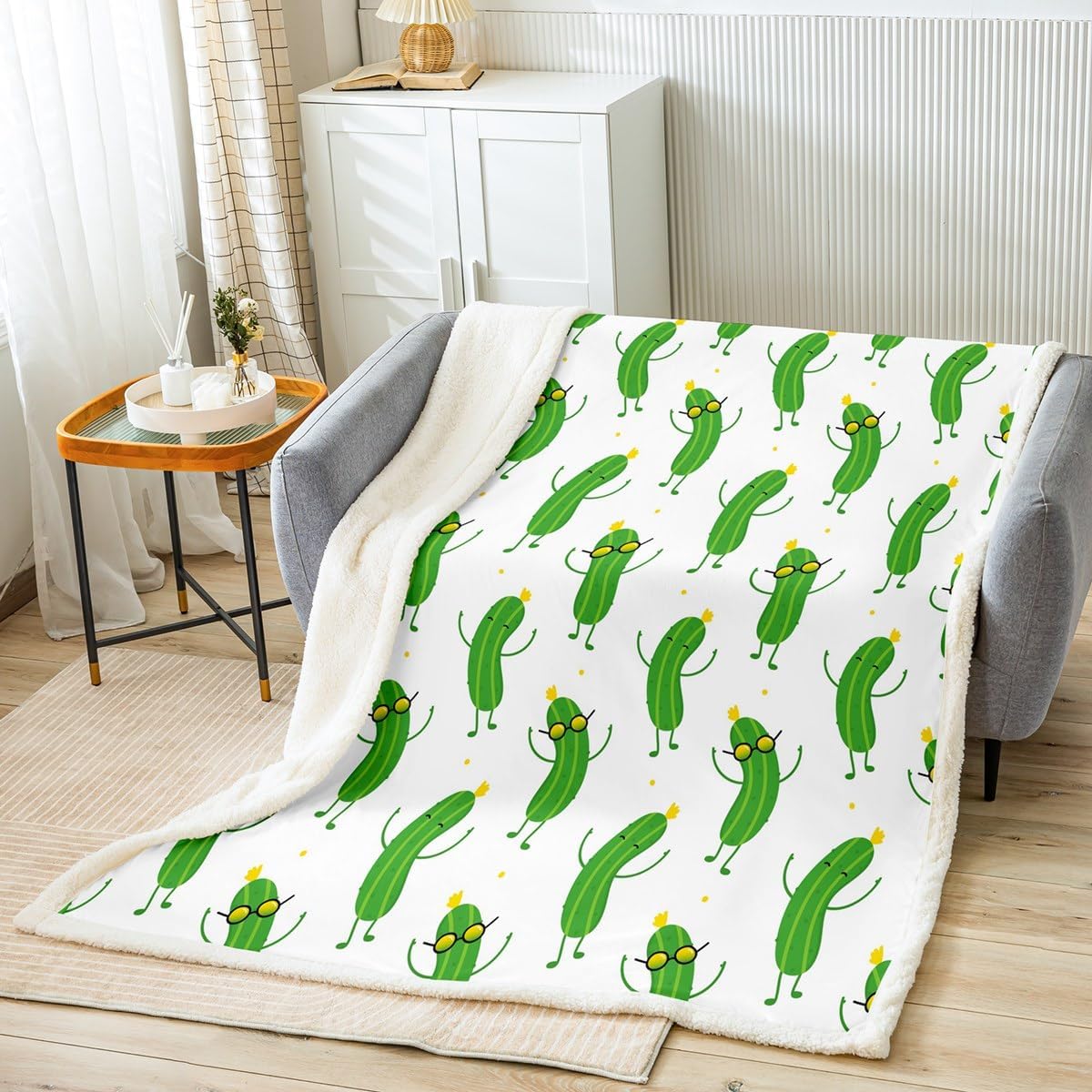 Kids Cute Pickles Fleece Blanket Funny Green Cucumbers Twin Size Blanket,Cartoon Pickles Vegetable Theme Throw Blanket Hand Drawn Doodle Style Bed Blanket for Teen Boys Youth, Green Yellow White