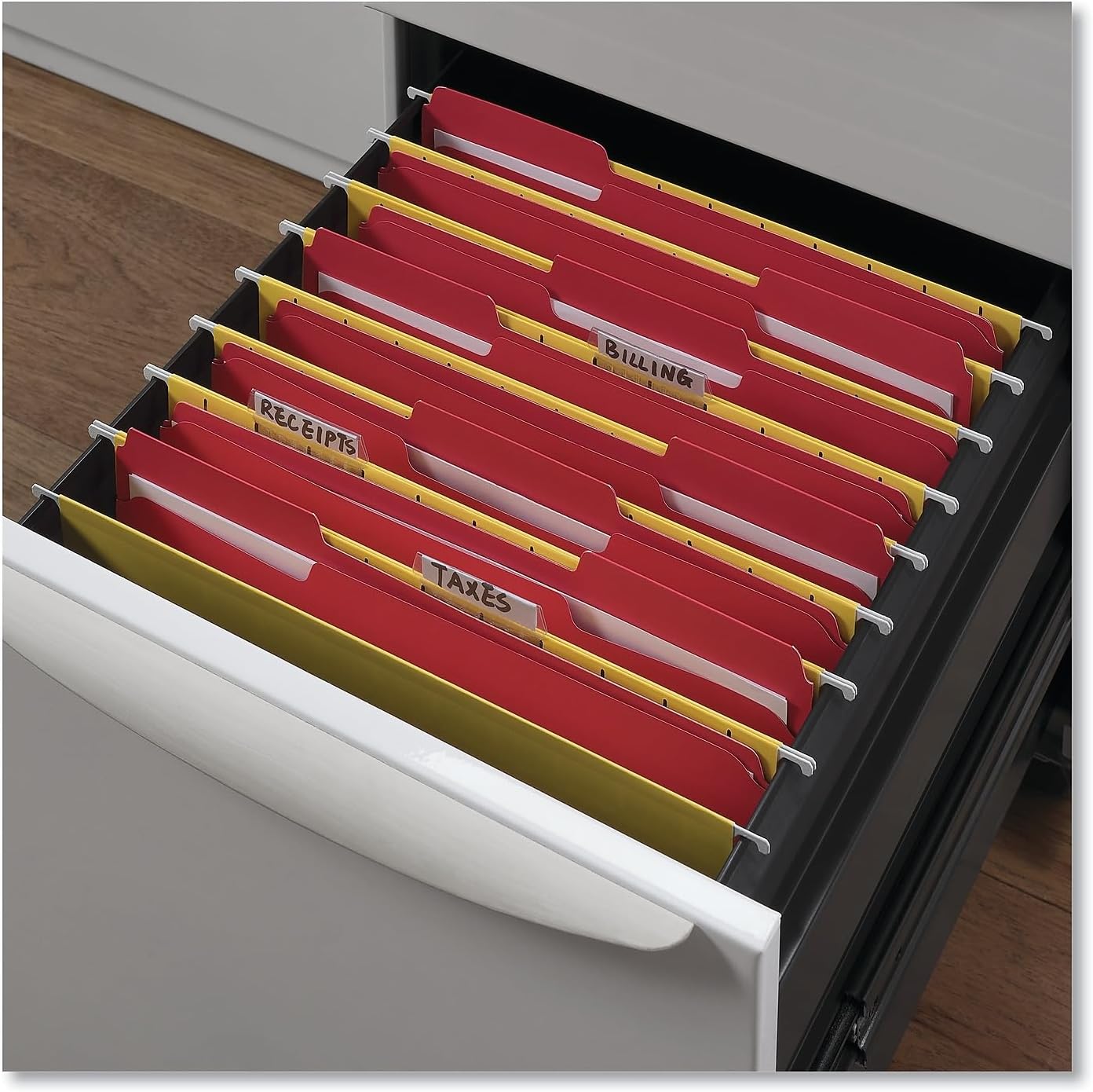 UNV13523 - Manila Folders
