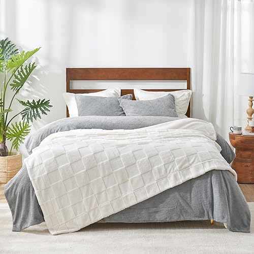 Miniatura 7 de Cozy Bliss Manta de piel sintética de conejo blanco a cuadros, suave y esponjosa, color crema Minky (50 x 60 pulgadas, marfil)