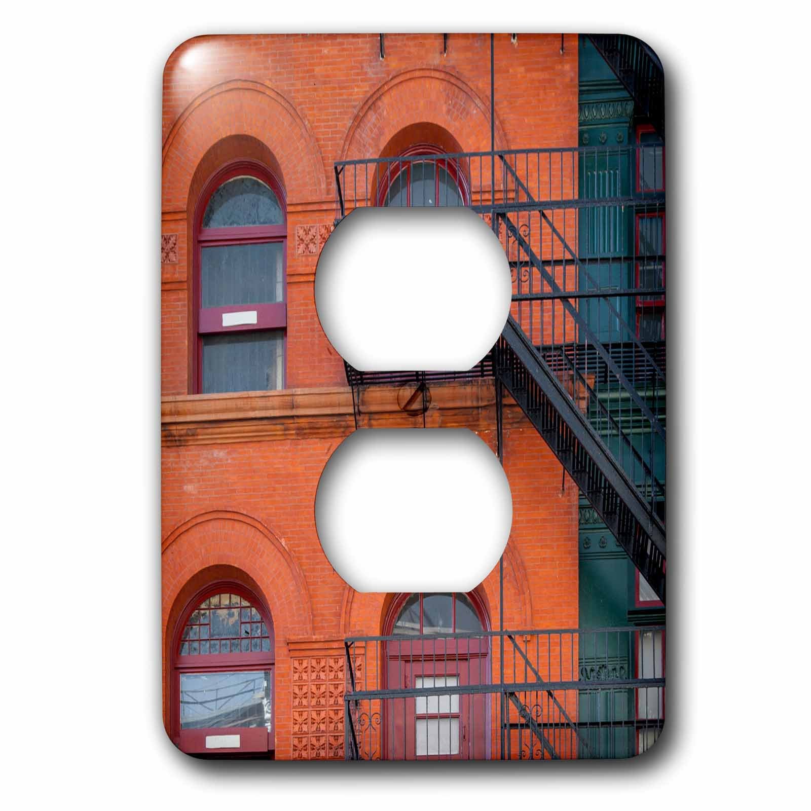 Placa para 2 enchufes de Nueva York Soho Manhattan con diseño de edificio de ladrillo