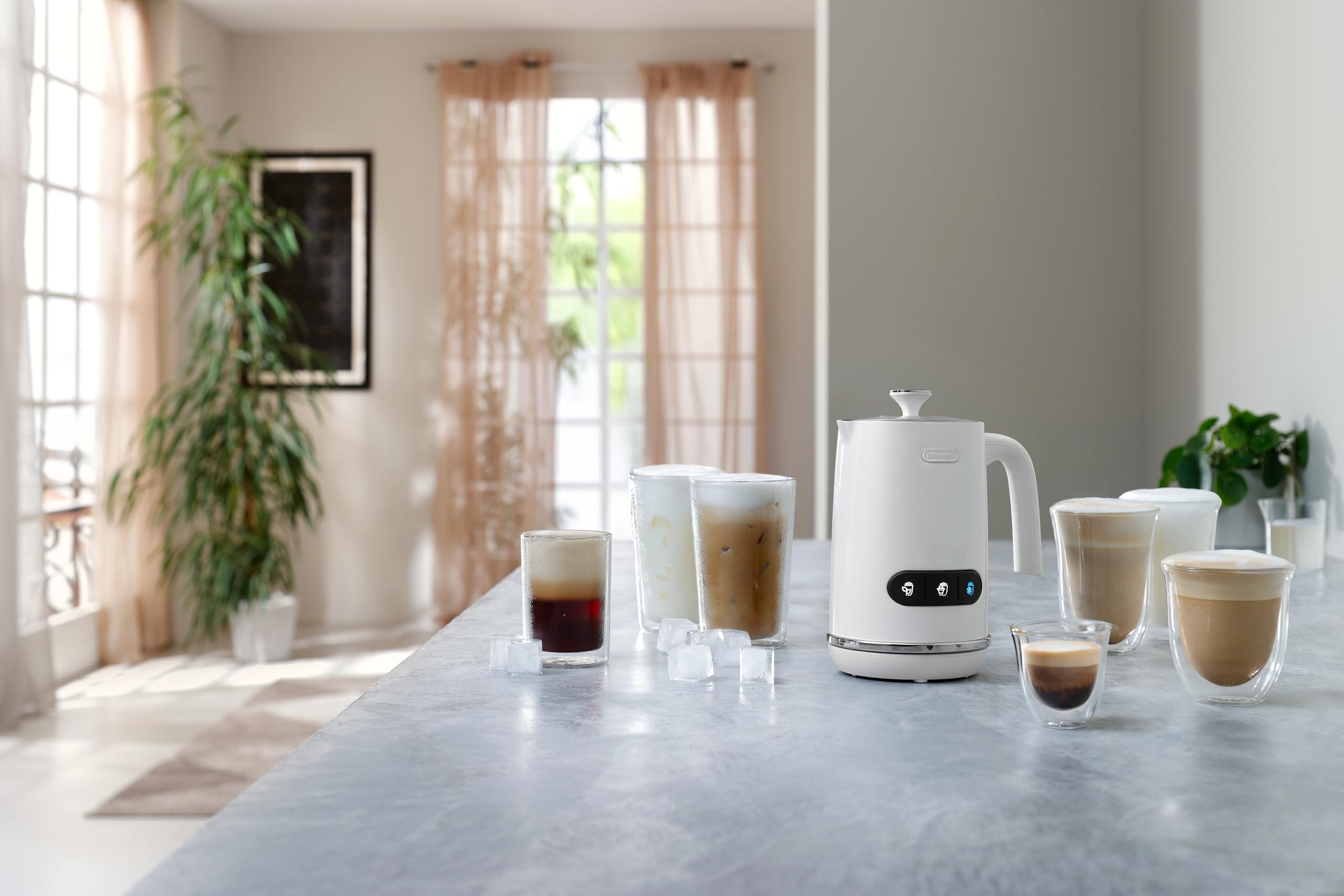 De'Longhi LatteMix EMF3.M Electric Milk Frother for Hot & Cold Milk & Vegetable Alternatives, Easy Cleaning, Transparent Lid, 3 Buttons, 250 ml, White: Milk Frothers & Accessories