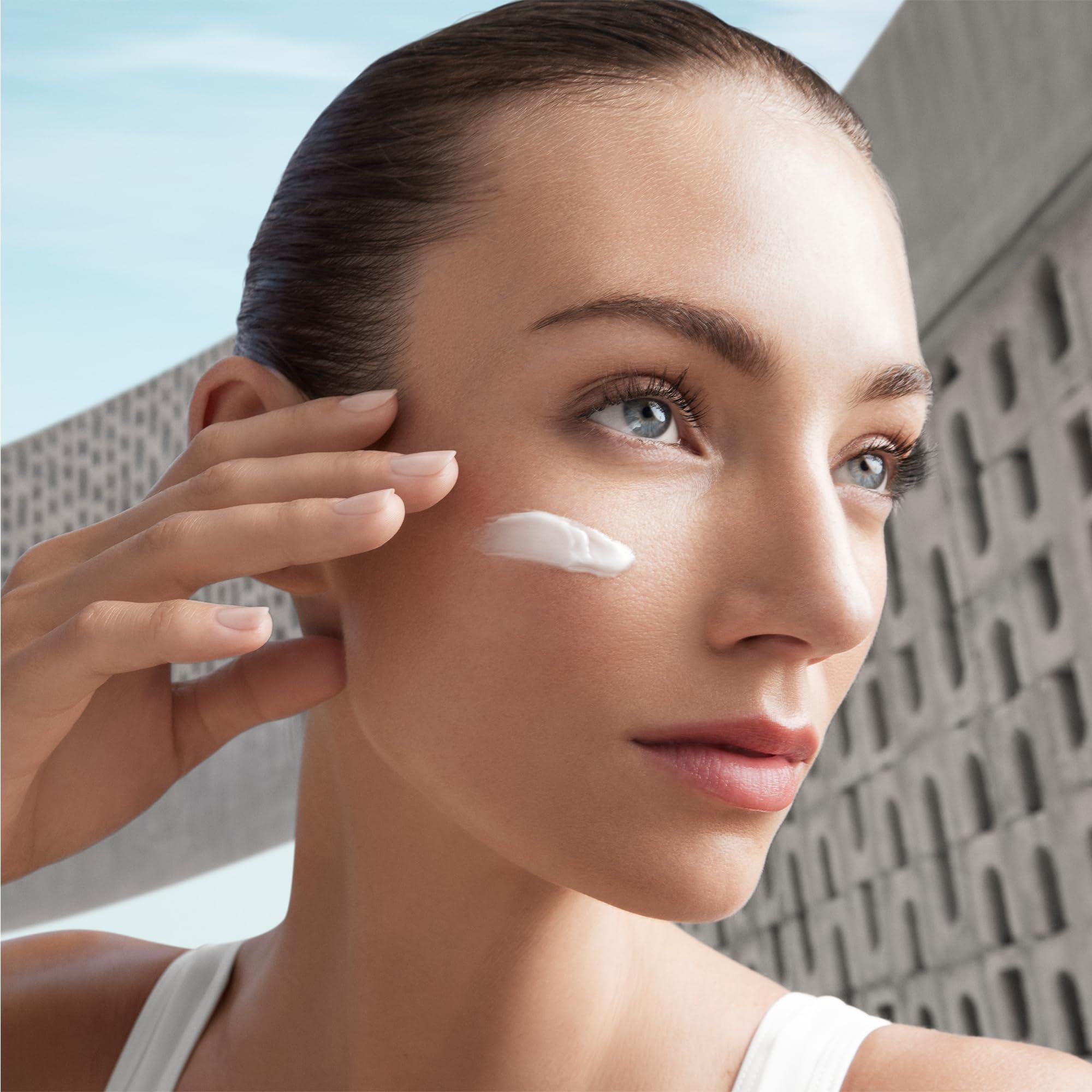Biotherm Aquasource Hydra Barrier Cream, Lightweight And Fast-Absorbing Face Moisturizer for a Stronger Skin Barrier, with Biotech Plankton, Bio-Ceramides and Hyaluronic Acid
