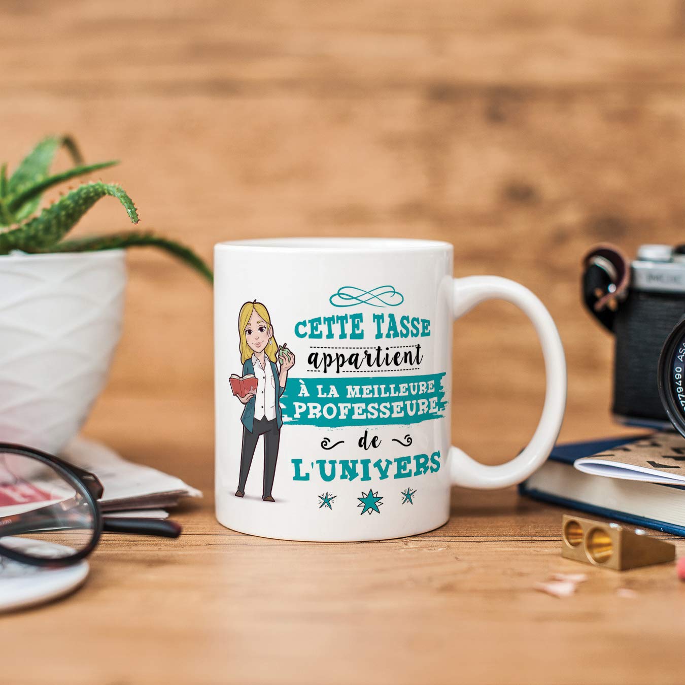 Mugffins Mugffins Teacher Original Coffee Cups and Breakfast to Give Professional Workers – This Mug Belongs to the Best Teacher in the Universe – Ceramic 350 ml in use