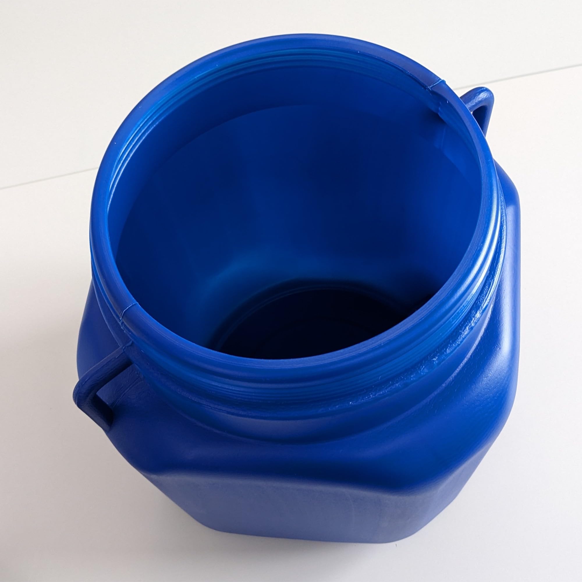 Plasteo® 50 L Baril à large ouverture avec couvercle et poignées, angulaire, bleu, adapté pour les aliments et sans BPA, contenant pour nourriture, baril en plastique, baril universel, baril avec
