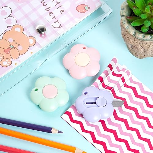 Miniatura 6 de Fengek 3 piezas mini cuchillo utilitario retráctil con forma de flor, cortadores de caja de bolsillo, abridor de cartas de plástico deslizable con