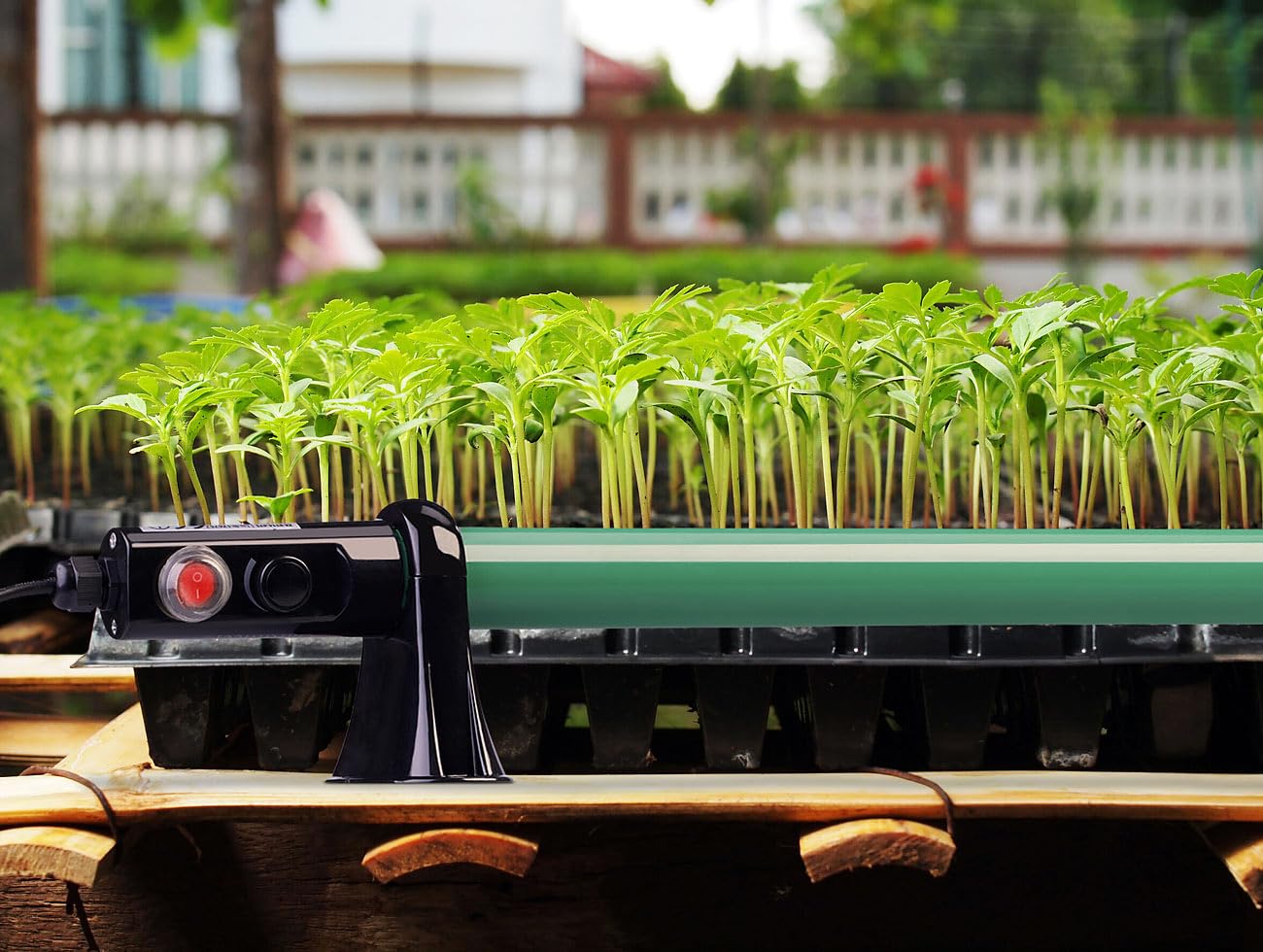 Radiateur électrique tubulaire pour serre de jardin - 135 W [Royal Gardineer]