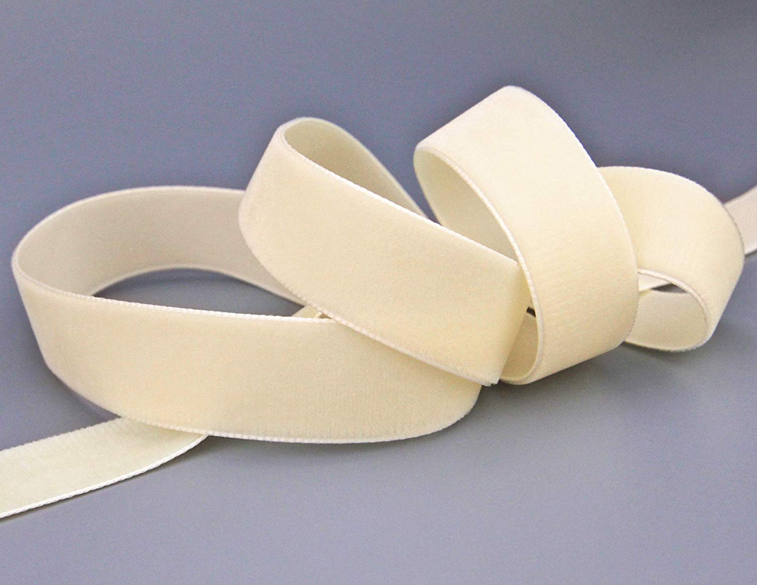 finemark 3 m x 22 mm Velvet Ribbon Cream (564 Eggshell) Ivory Decorative Ribbon Velour One Side Velvet Ribbon for Sewing Decorating