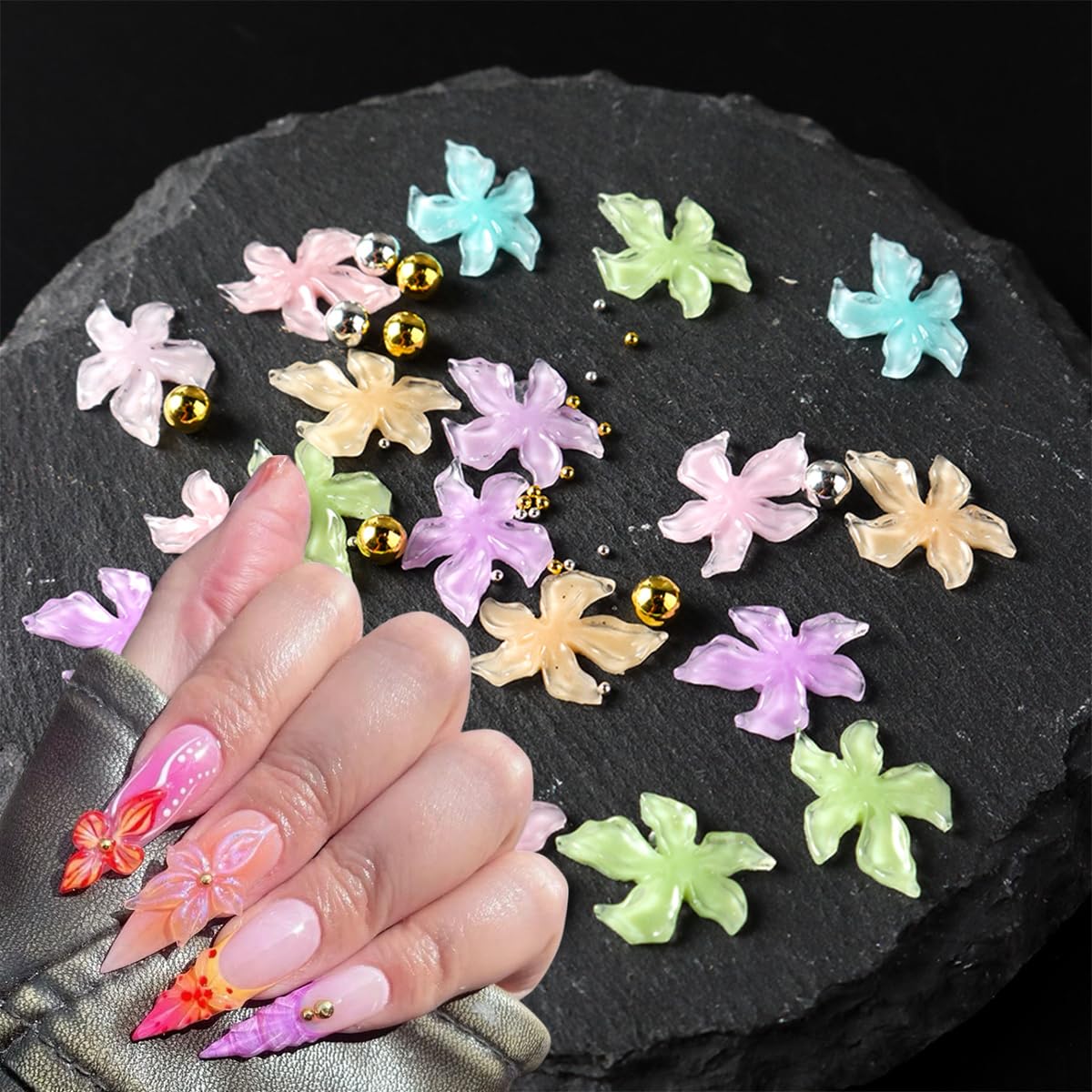 100 dijes de uñas de flores de cristal y gemas de colores mezclados con diamantes de imitación florales de primavera 3D de flores hawaianas, joyería de uñas, cuentas doradas, dijes de arte de uñas 4