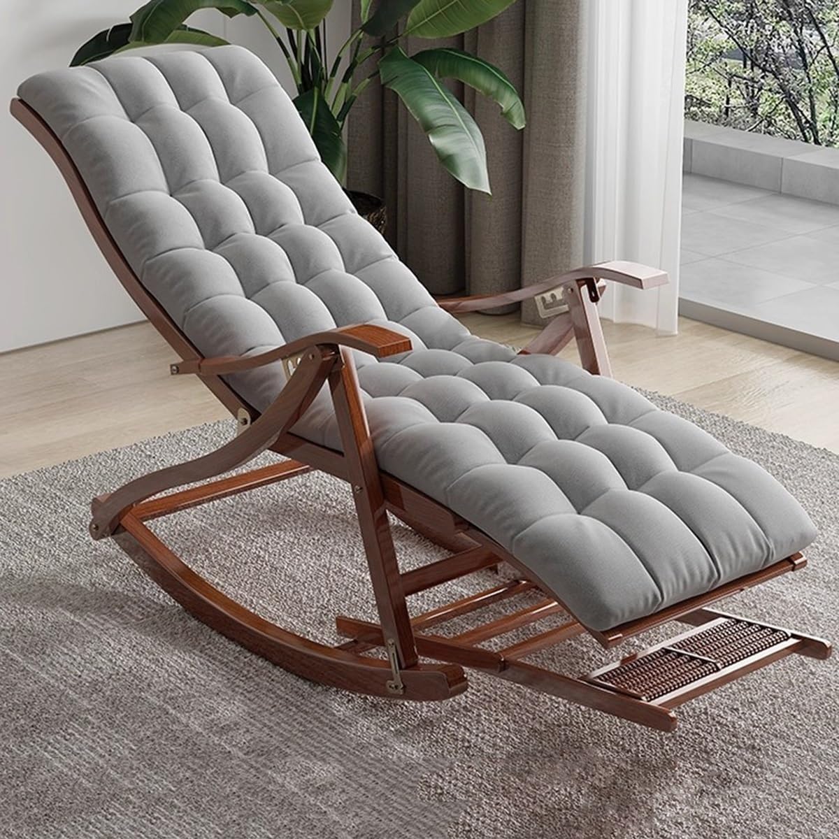 Chaise pliante inclinable en bambou réglable avec son coussin gris