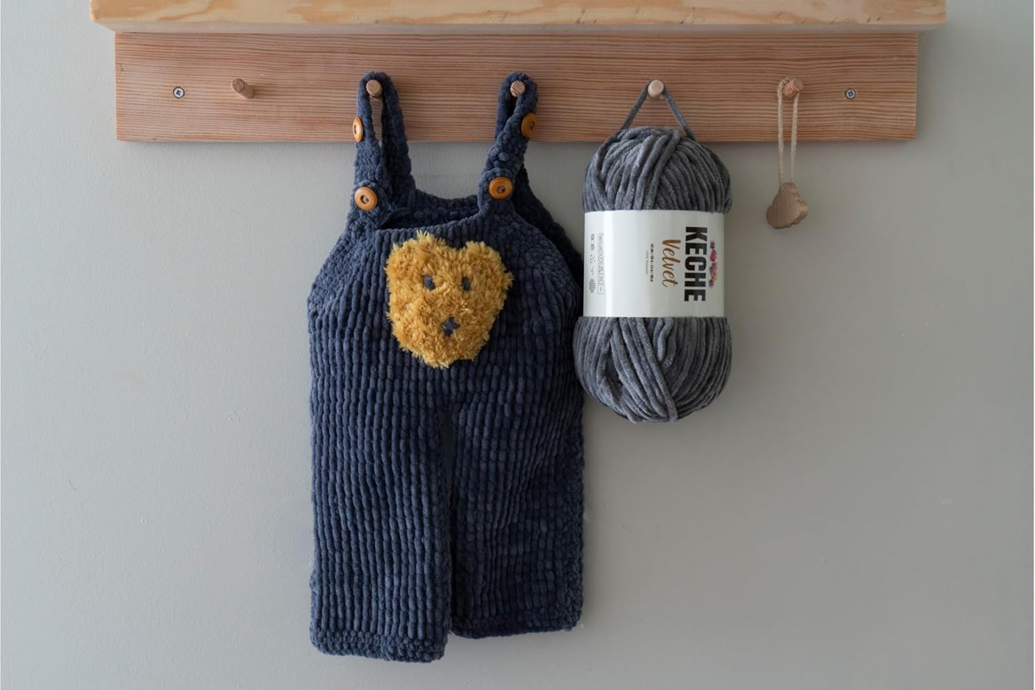 Keche Velvet Yarn for Crocheting, Soft Chenille Bulky Baby Blanket Amigurumi Yarn 3x100 gr (3x132 yds) (3- Skeins) - Navy Blue