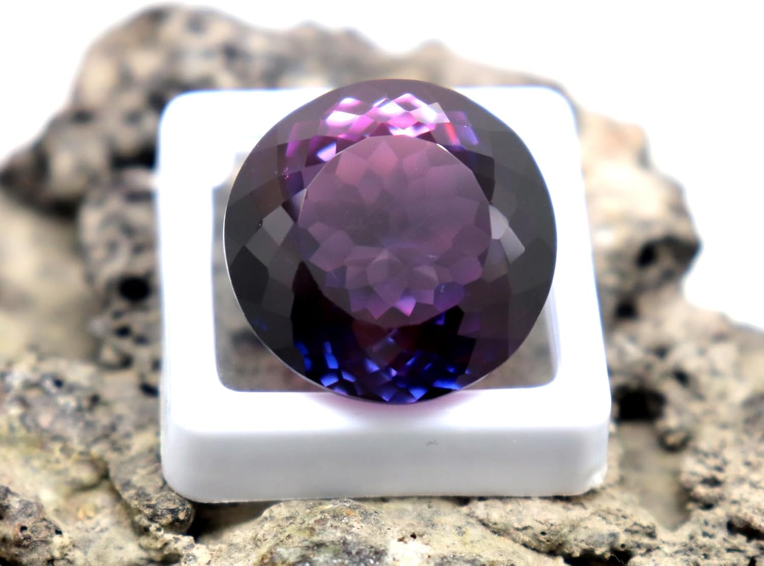 30 Carats Natural Purple Blue Tanzanite Round Cut Faceted Certified Loose Gemstone for Jewellery Making