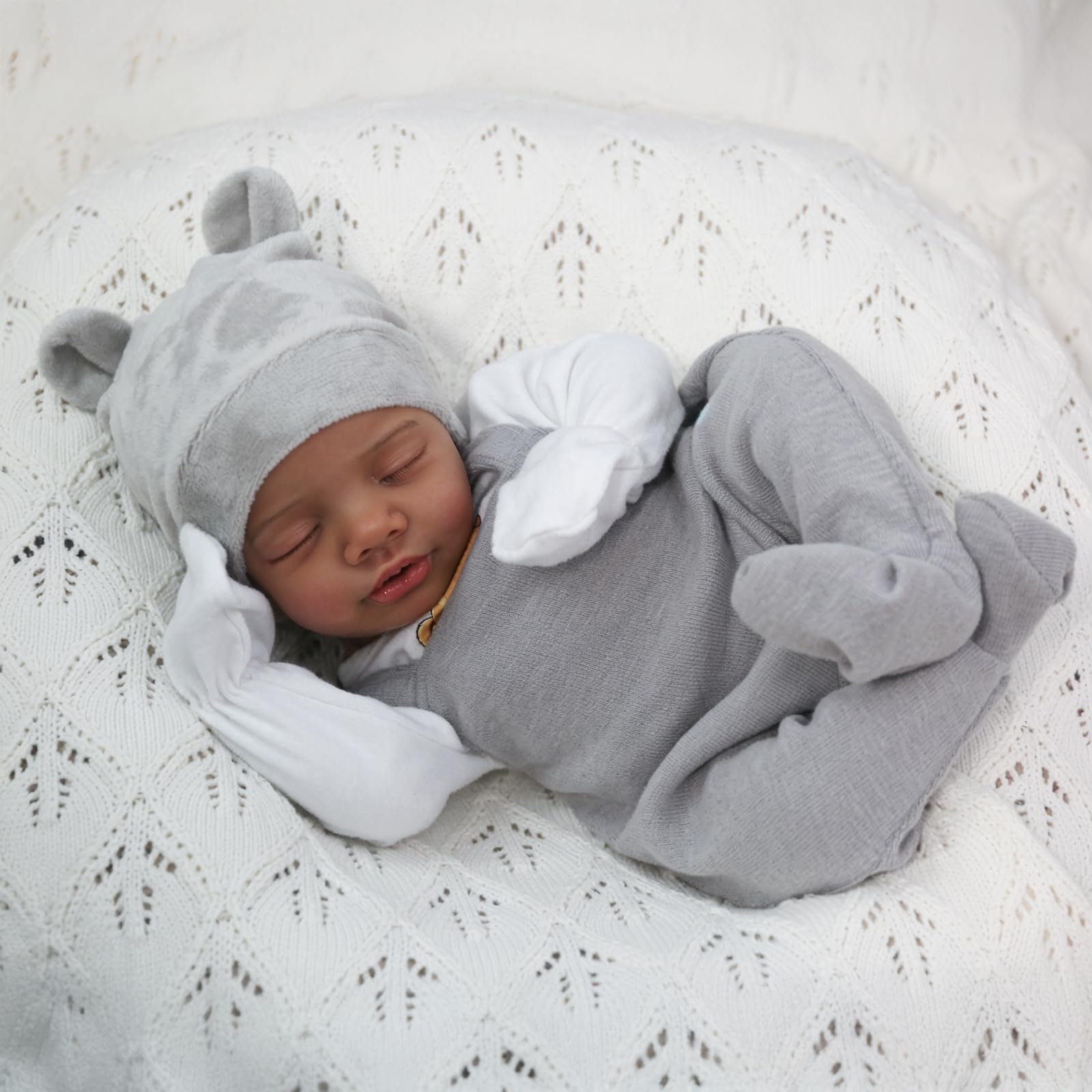Muñecas de bebé Reborn realistas negras – Muñeca de bebé de la vida real de 18 pulgadas, muñeca de bebé afroamericana real, muñeca de bebé recién nacido realista con cuerpo suave, juego de 4