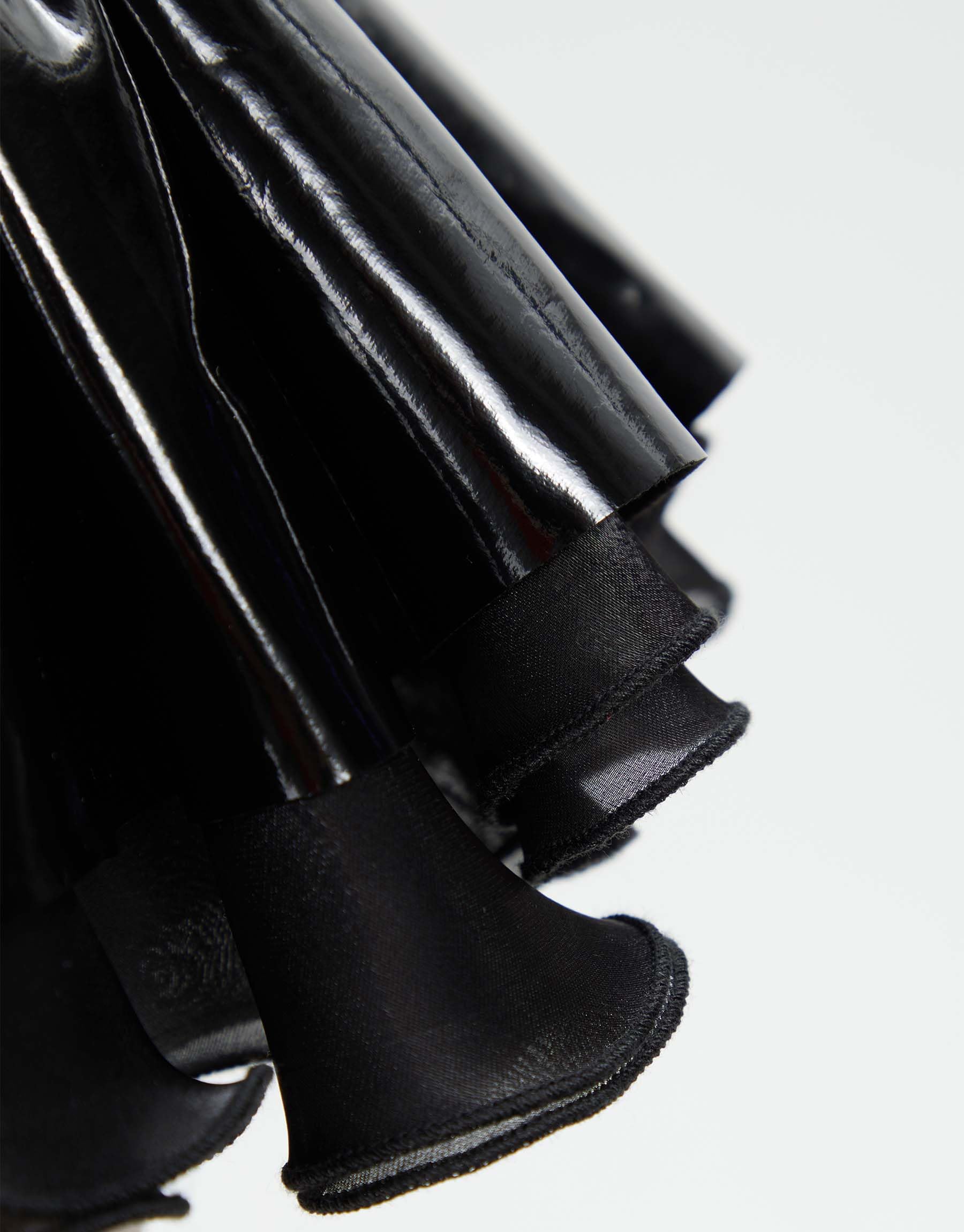 MEOWCOS Women Corset Dress Gothic Camisole and Skirt Set with Net Stockings and Lace Sleeves: X-Large Black