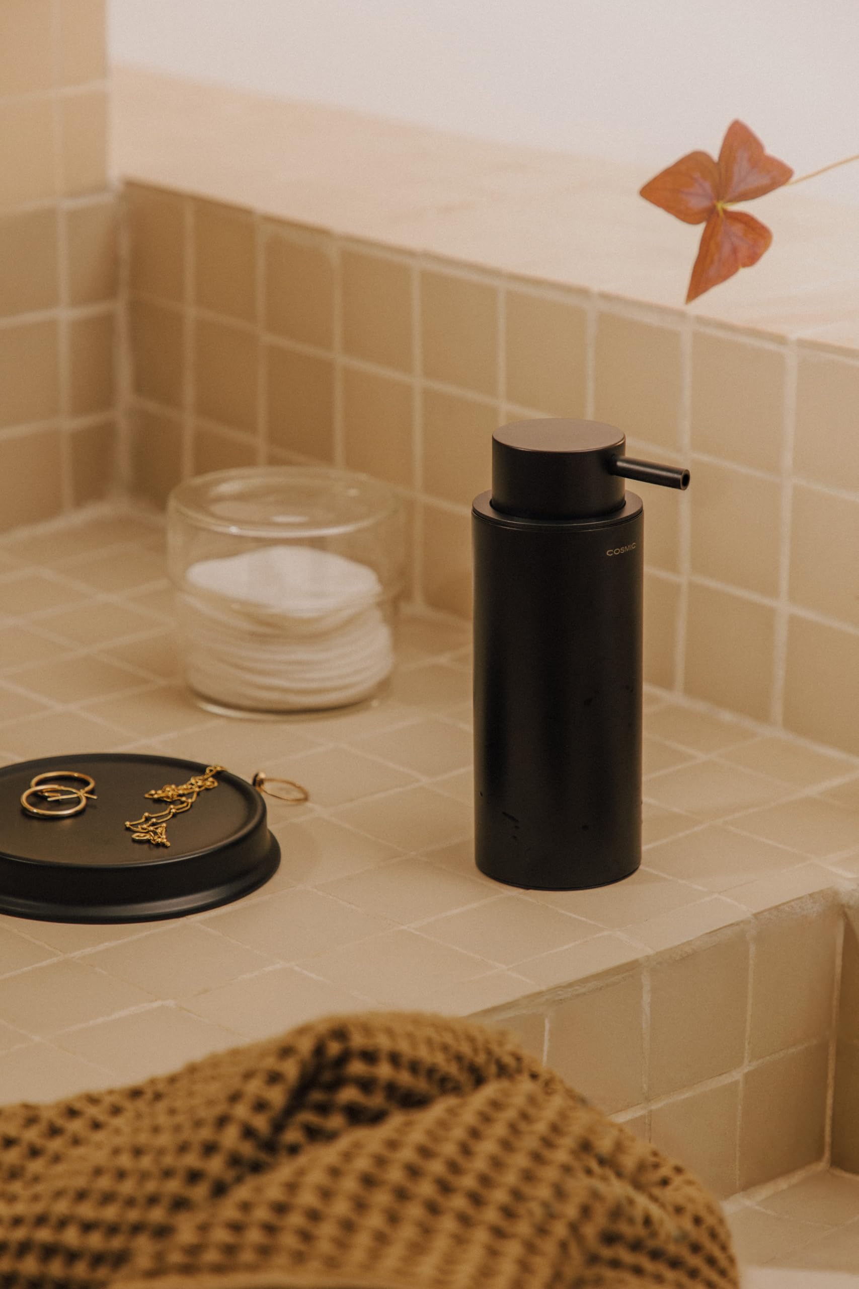COSMIC - Dispenser di sapone da bagno | Finitura cromata | Ideale per bagni, lavandini e servizi igienici | Misure 6,2 x 8,7 x 18,3 cm