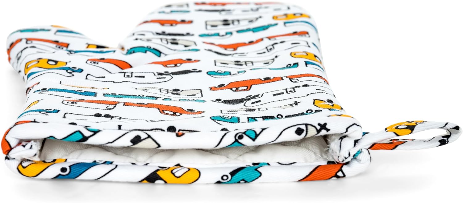 Camco Life is Better at The Campsite Heat Resistant Oven Mitt and Pot Holder Set - Heat Resistant, 100% Cotton - Features Unique RV Camping-Themed Design (53259) - Image 4