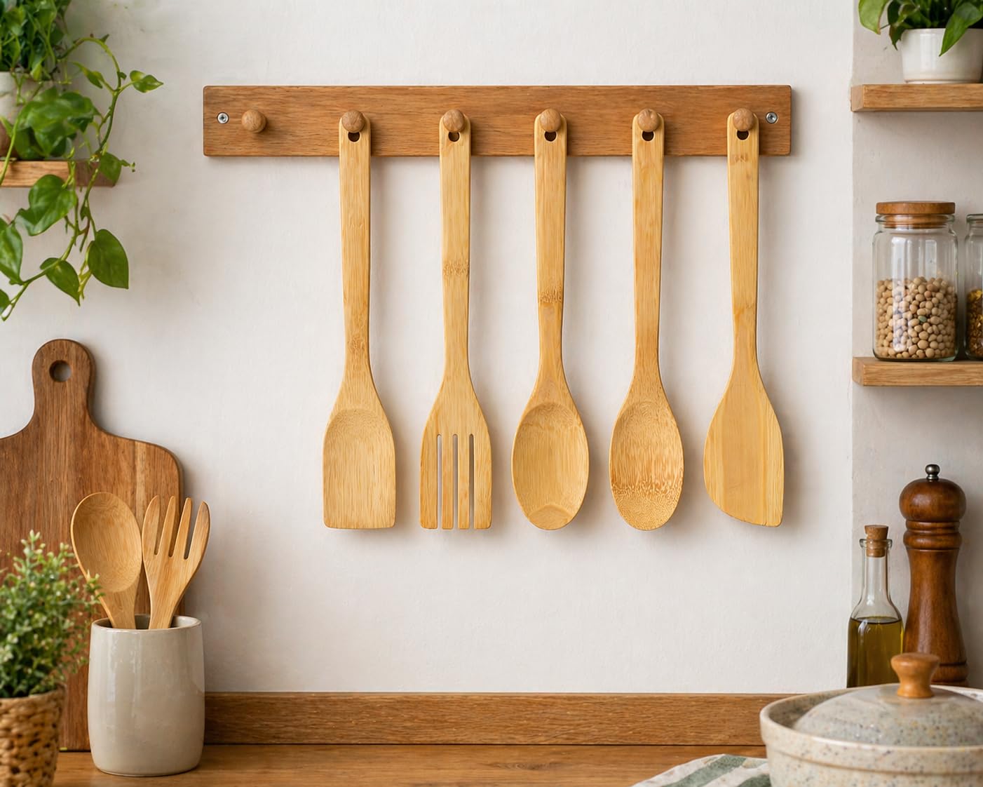 5 Parça Bambu Mutfak Kaşık Seti –%100 Doğal, Çizilmeye Karşı Korumalı, Isıya Dayanıklı, Hafif, Ergonomik, Tencere ve Tavalar ile Uyumlu, Sağlıklı ve Çevre Dostu Premium Set