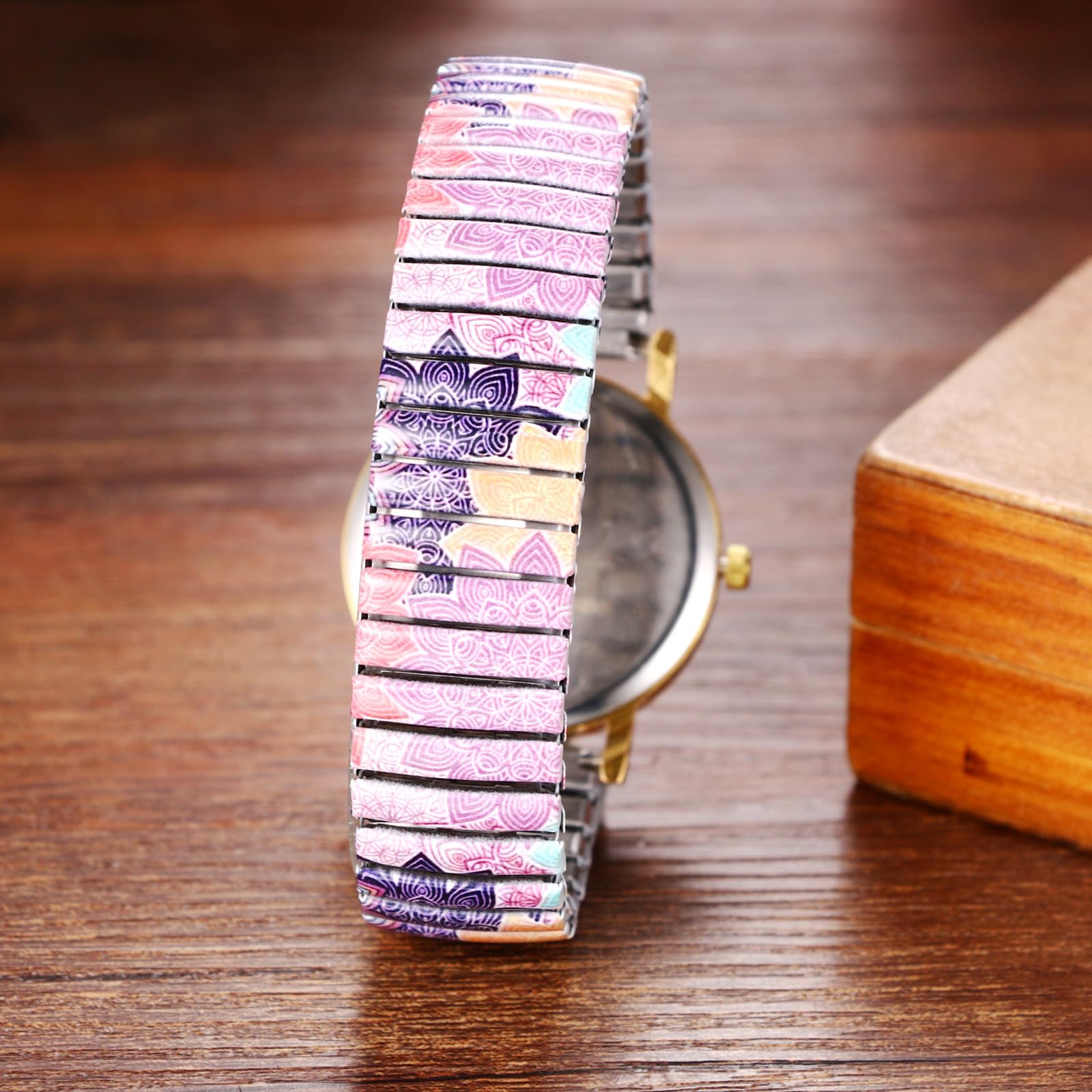 JewelryWe Zegarek damski w stylu boho elastyczny zegarek: 6 sztuk w stylu boho, kolorowe wzory, analogowy, kwarcowy, zegarek na rękę, stal nierdzewna, rozciągliwa bransoletka dla seniorów, zegarek z