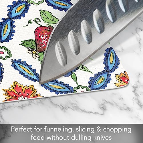 Miniatura 7 de Cut N' Funnel Strawberry Garden Designer - Alfombrilla de plástico flexible para tabla de cortar de 15 x 11.5 pulgadas, fabricada en los Estados