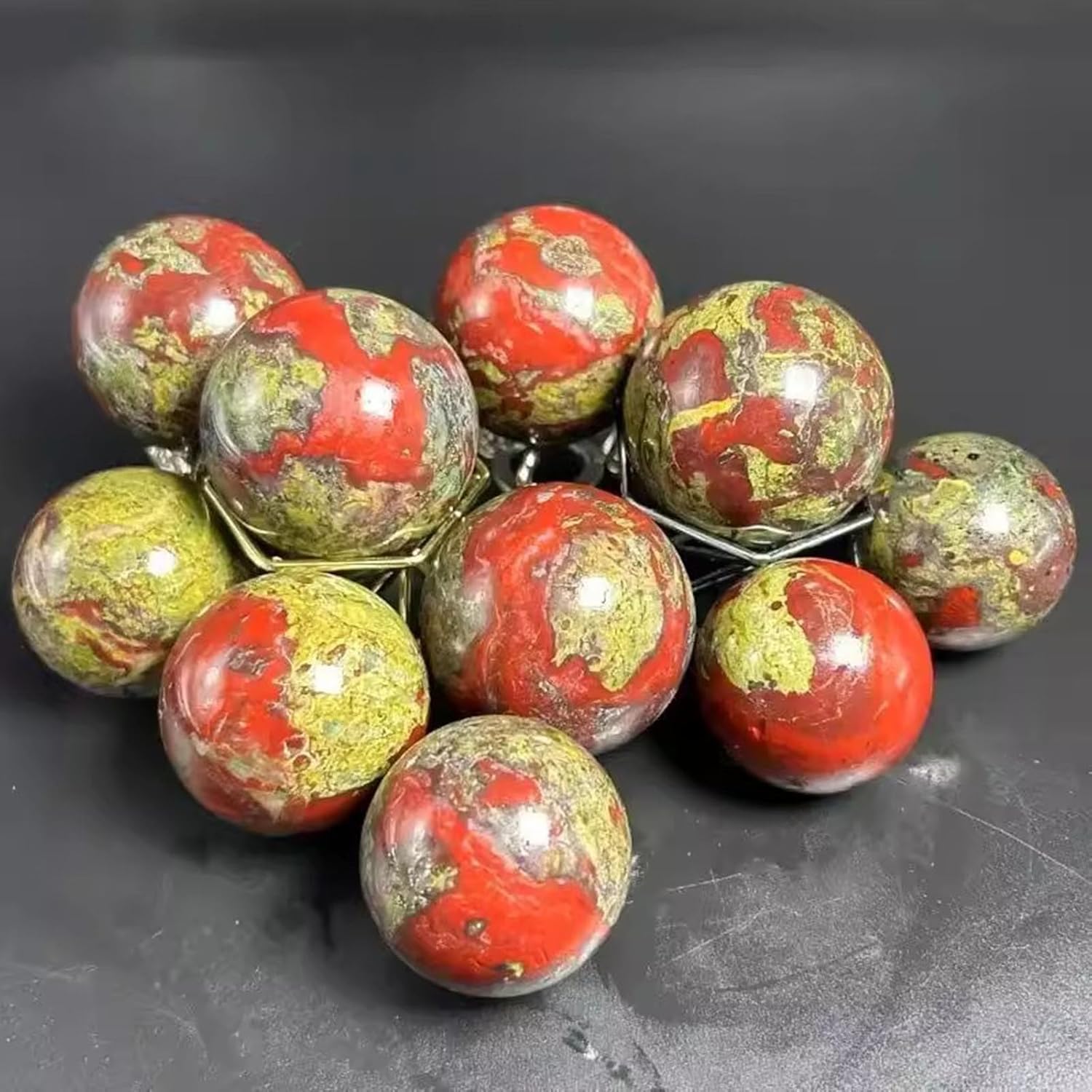 1pc Dragon Blood Stone Stone Sphere for Home Decor, Green Rock Quartz Crystal Ball Sculpture Figurine for Fengshui, Divination,Gifts,45~50mm
