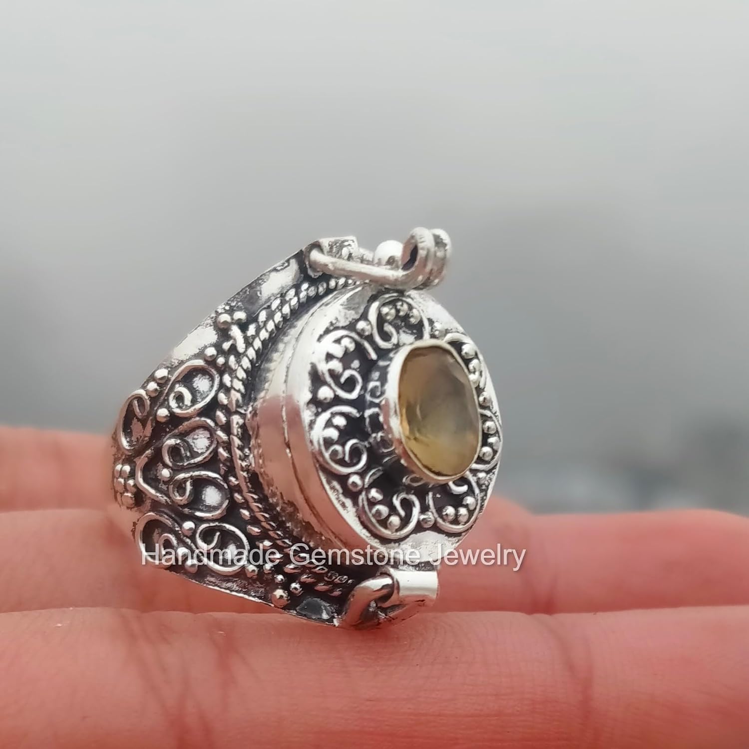 Faceted Citrine Ring, Poison Box Ring, Oval Stone Ring, Artisan Design Ring, Yellow Stone Ring, Vintage Box Ring, November Birthstone, Boho Ring, Bridesmaid Gift, Poisoner Ring, Valentine's Gifts