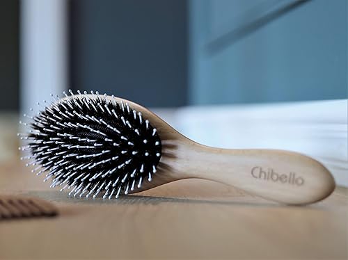 Miniatura 3 de Juego de cepillos de cerdas de jabalí para cabello grueso y normal. Mango de madera natural pulida a mano para un aspecto y sensación refinados.