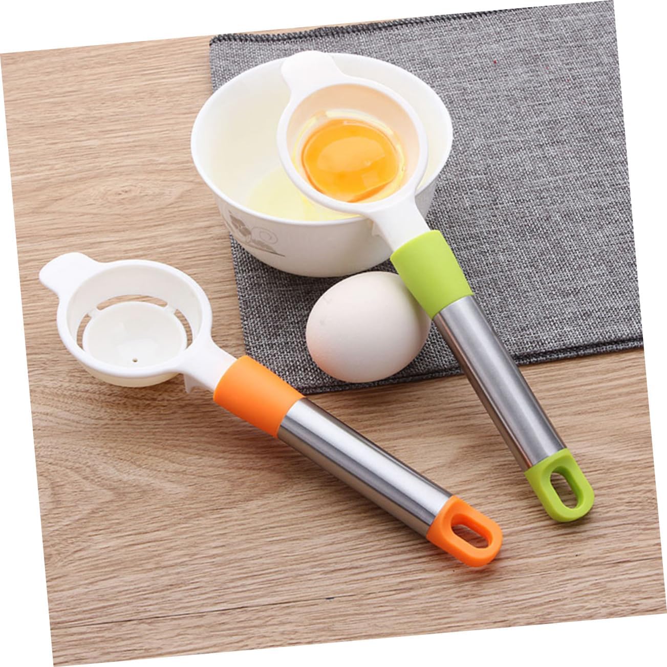 Steel Plastic Handle with Stainless Separator Egg for Cooking Baking