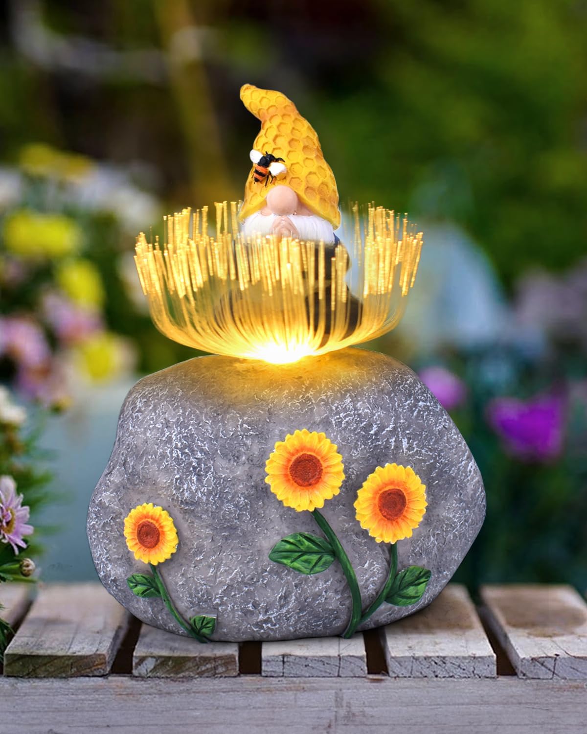 FREECUBE Gnome Garden Decor, Outdoor Solar Garden Statue with Light, Funny Gnome Outdoor Garden Decor for Outside Solar Gnomes Decorations for Yard, Patio, Balcony, Garden
