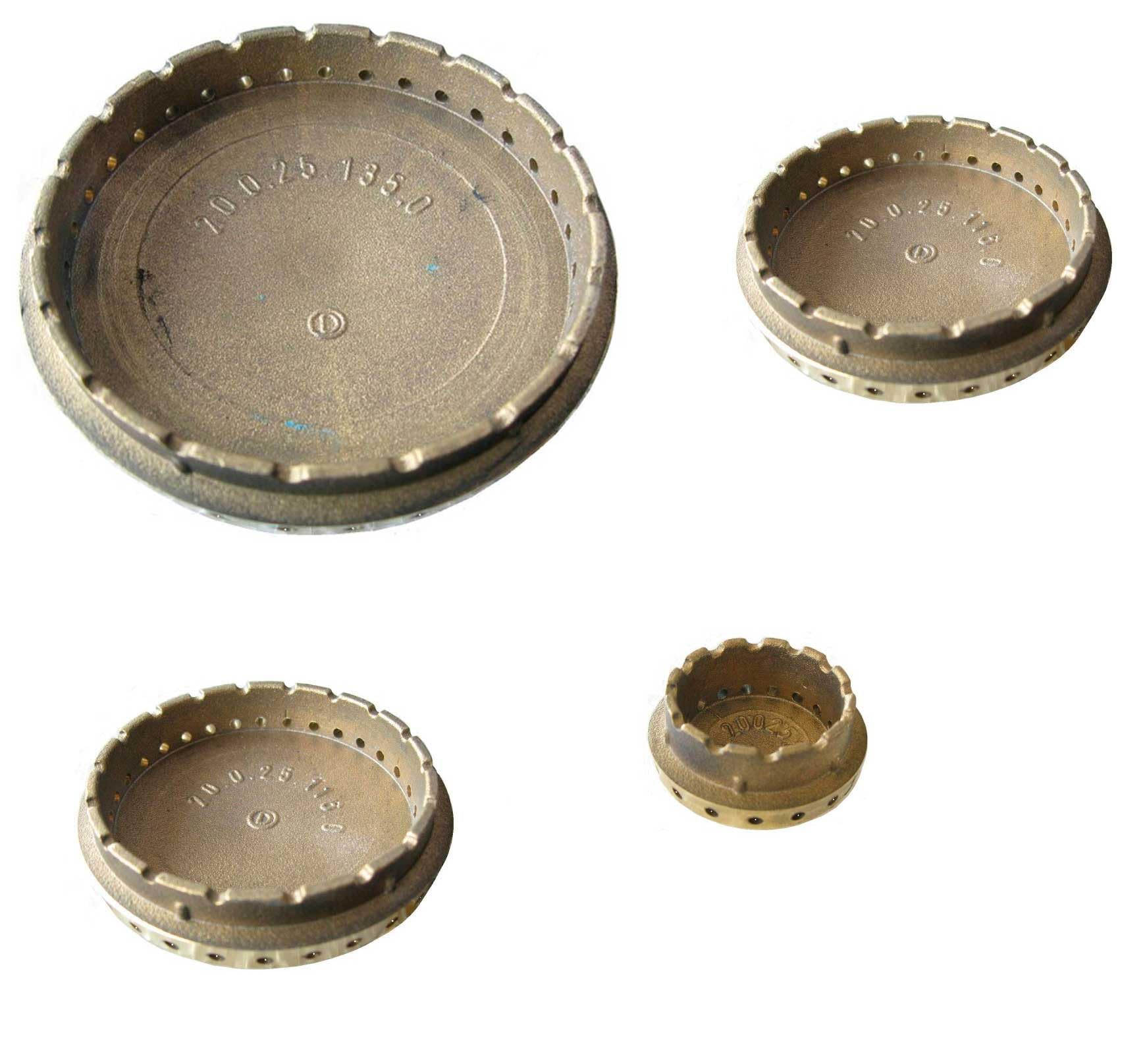 kit spartifiamma in ottone lucido 1 grande 2 medi 1 piccolo per piano cottura cucina a gas Ariston vari modelli. (Kit 1 Grande 2 Medi 1 Piccolo, Spartifiamma)